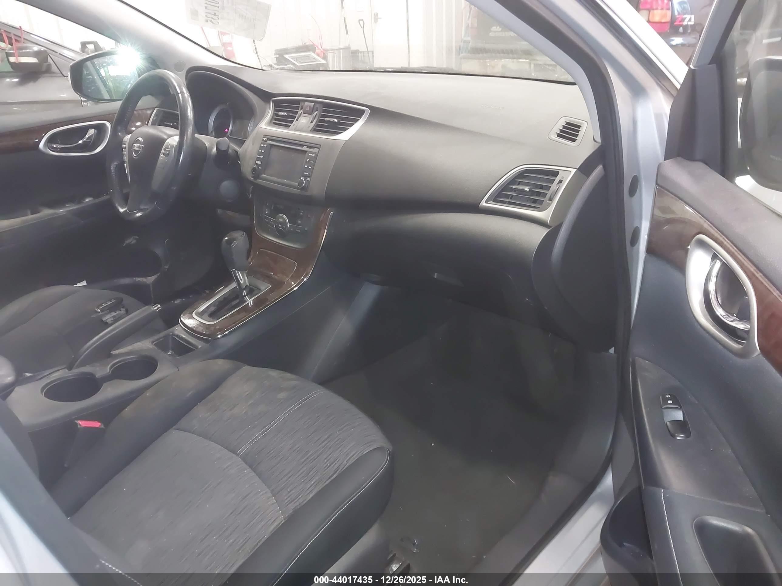 NISSAN SENTRA image 5
