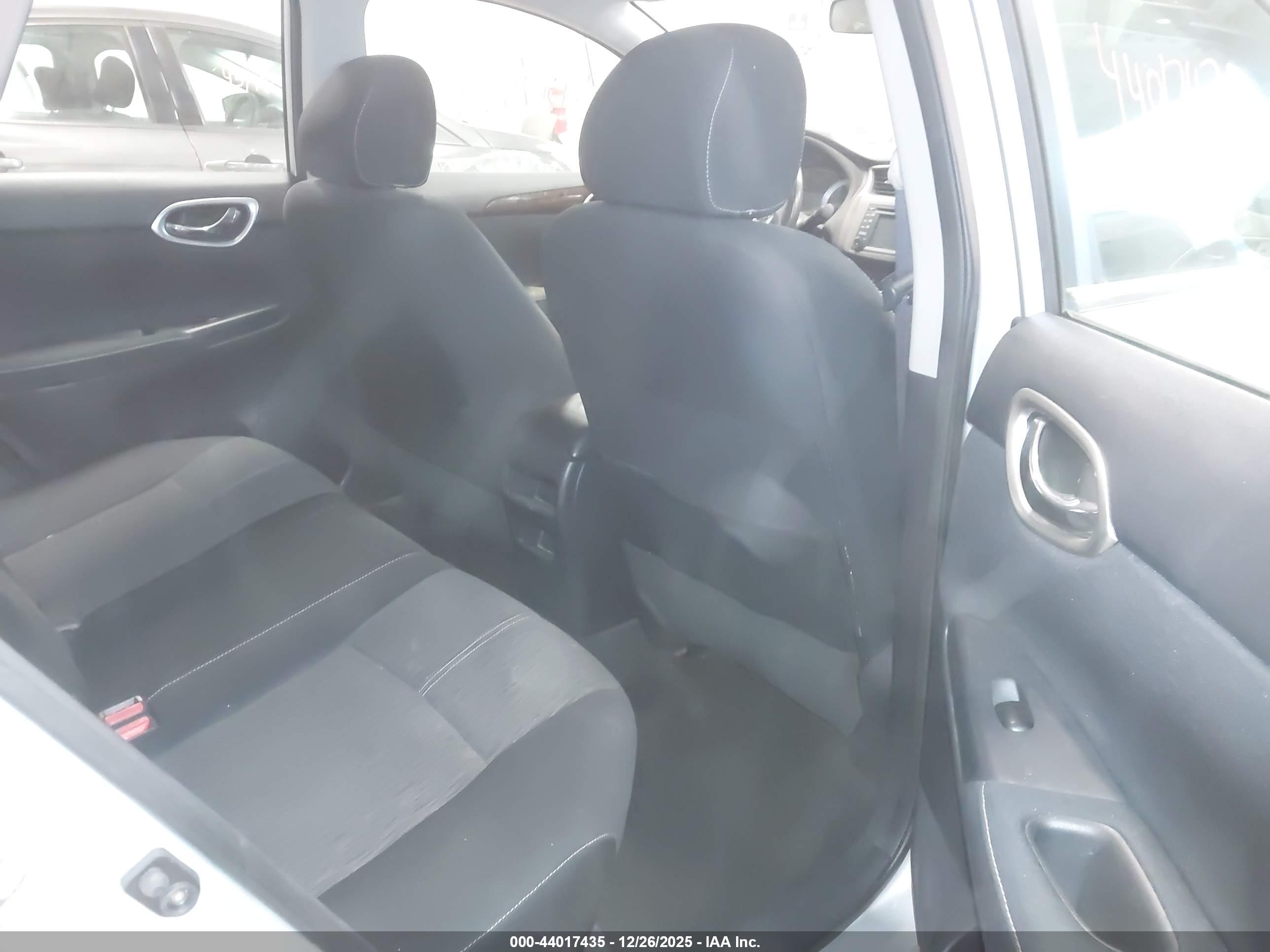 NISSAN SENTRA image 8