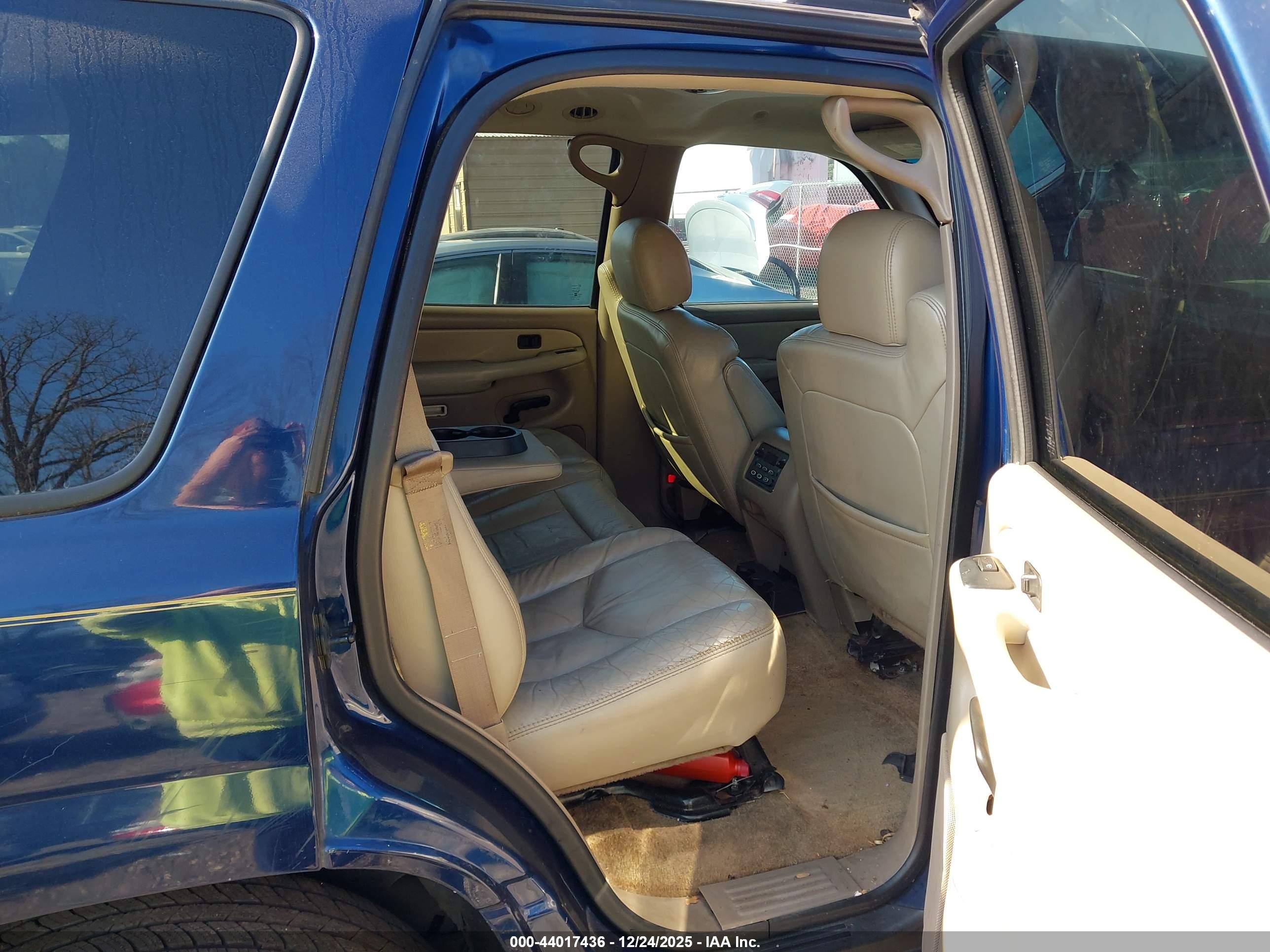 GMC YUKON image 8