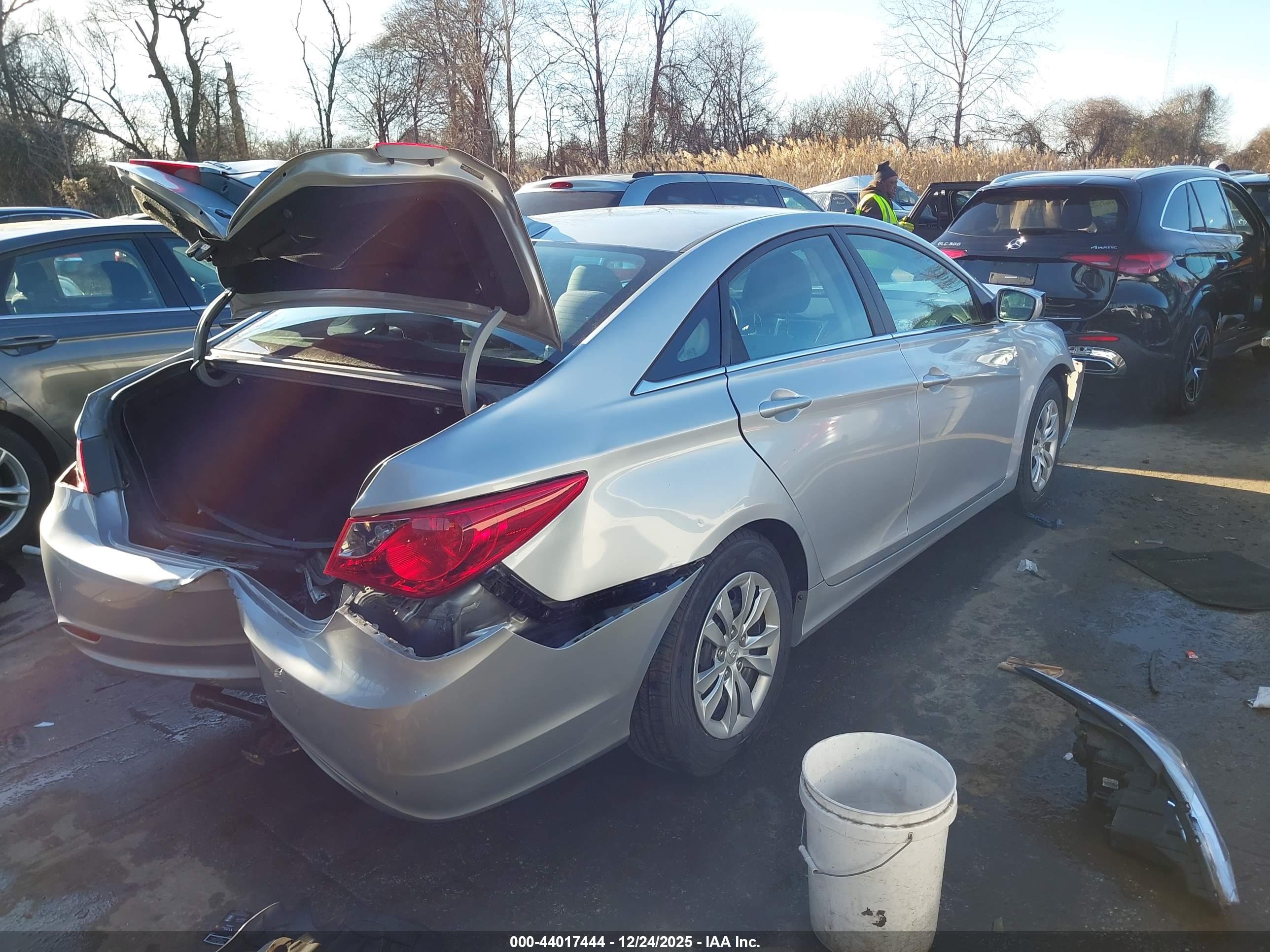 HYUNDAI SONATA image 4