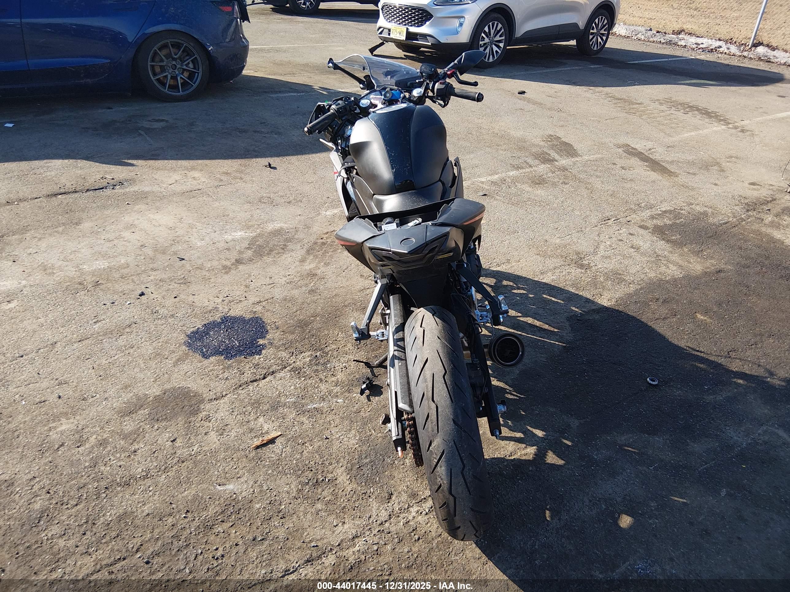 YAMAHA YZFR3 image 6
