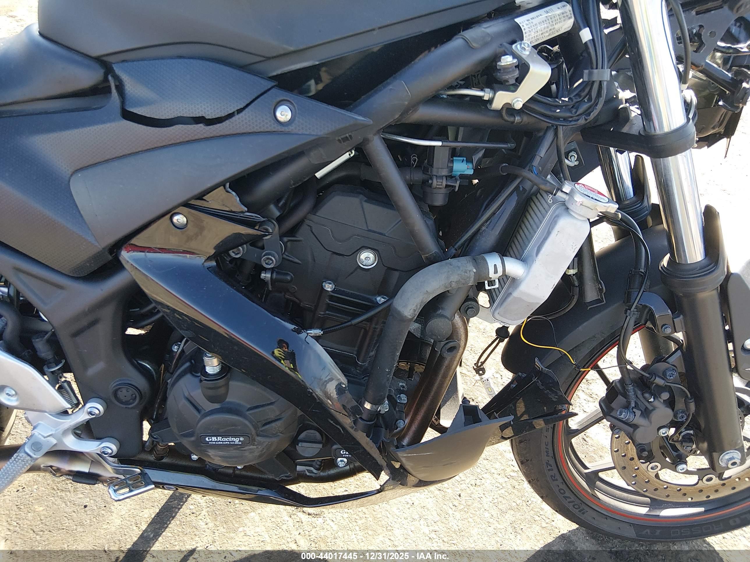 YAMAHA YZFR3 image 8