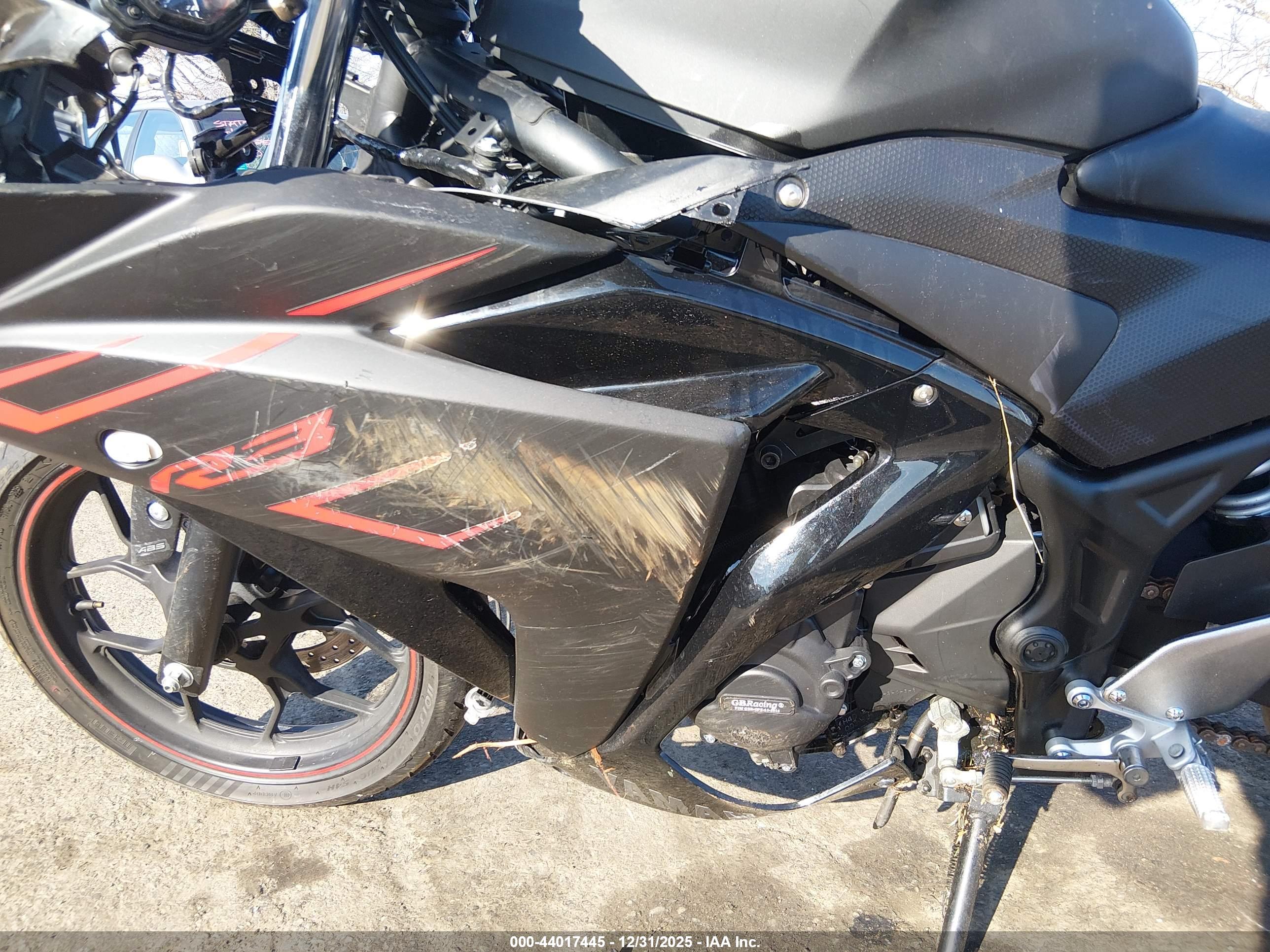 YAMAHA YZFR3 image 9