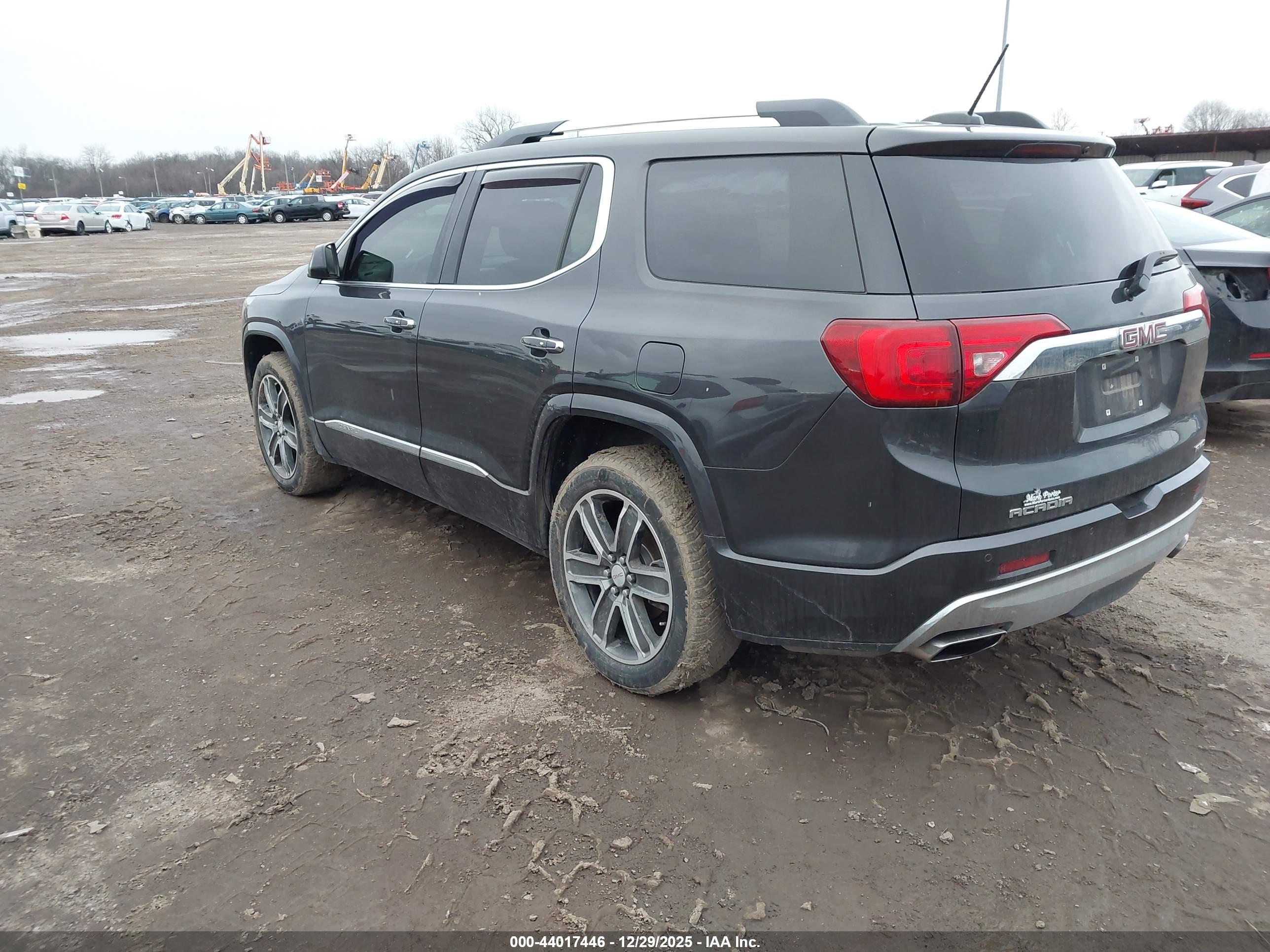 GMC ACADIA image 3