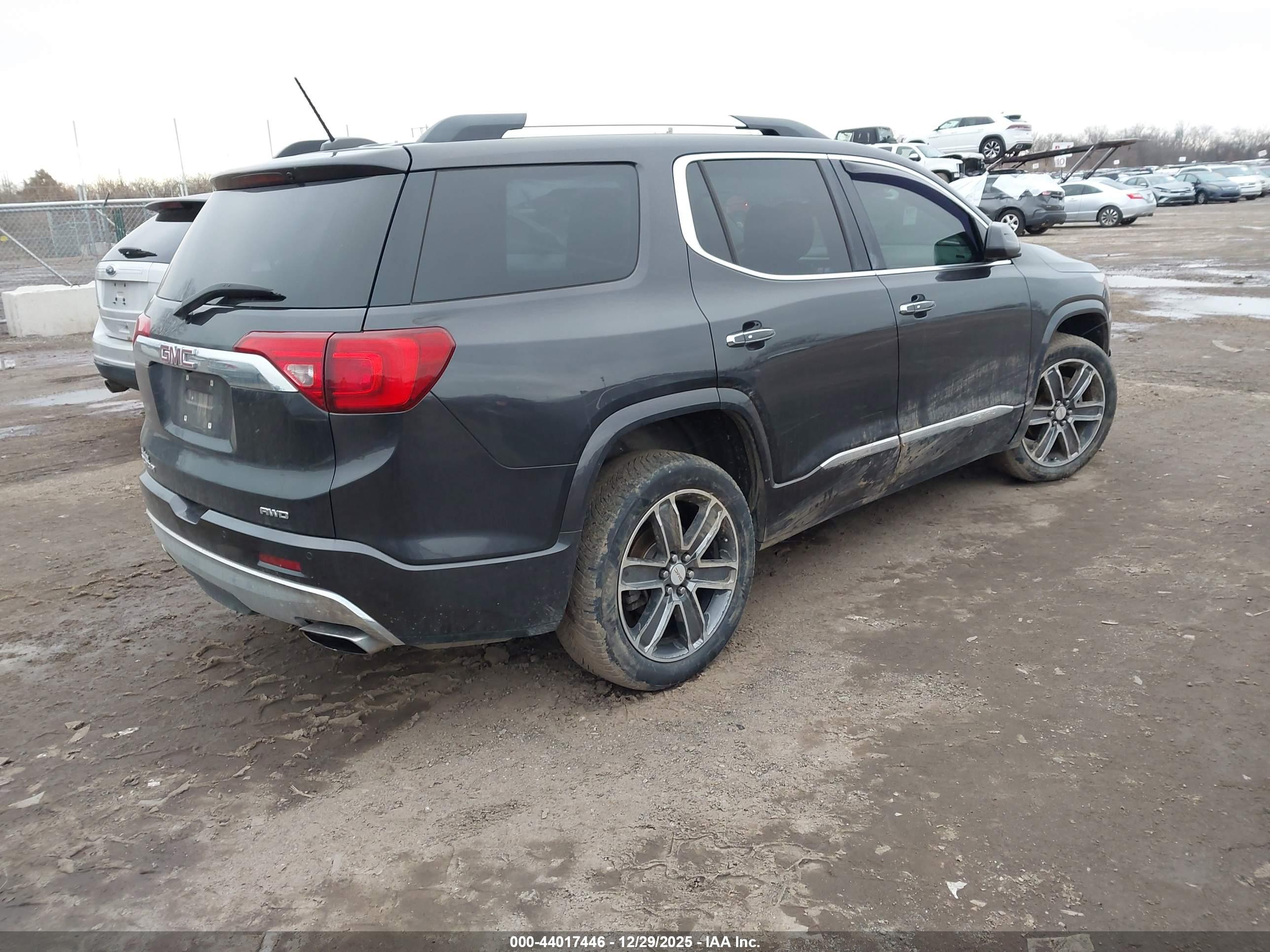 GMC ACADIA image 4