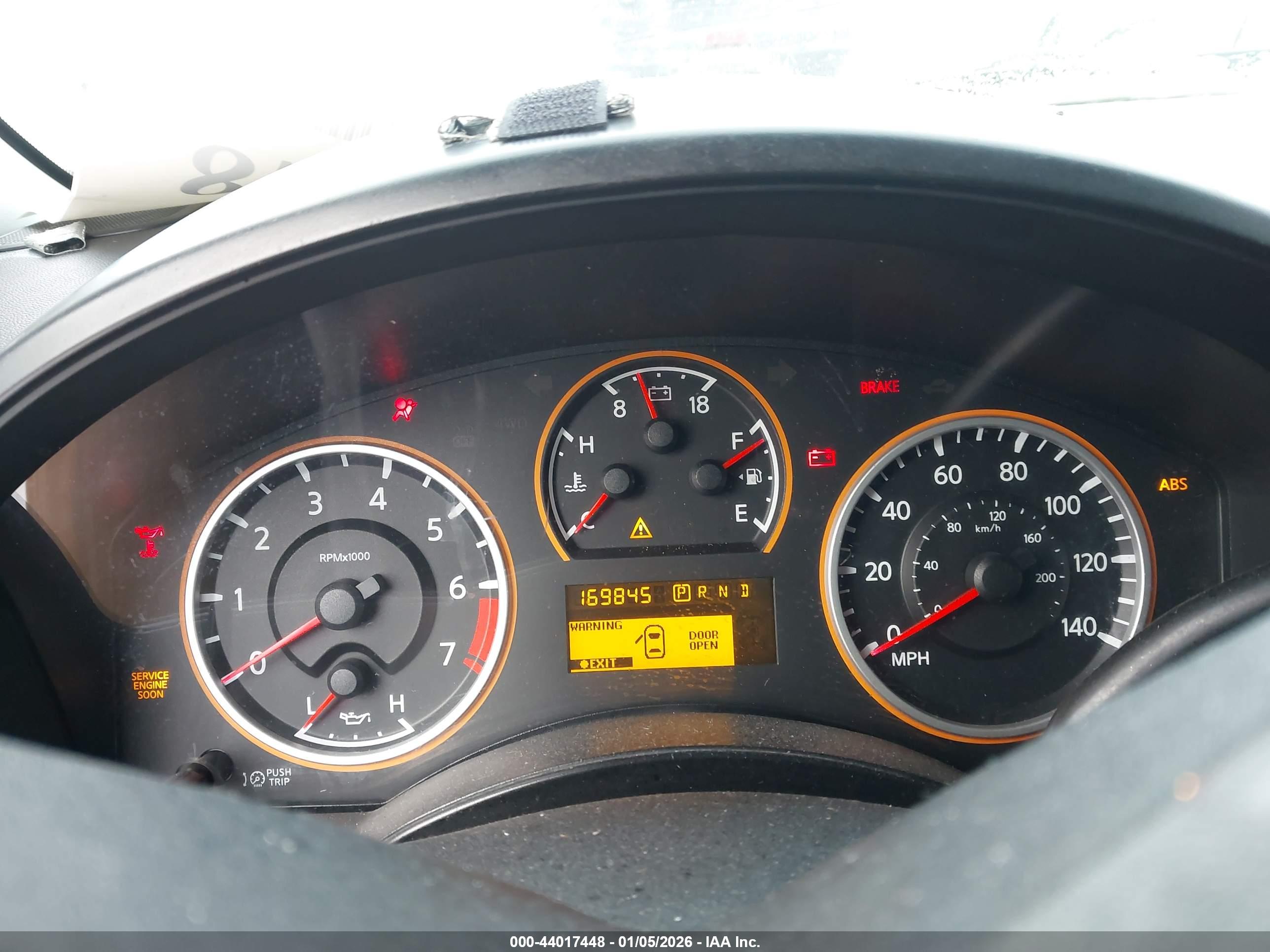 NISSAN TITAN image 7
