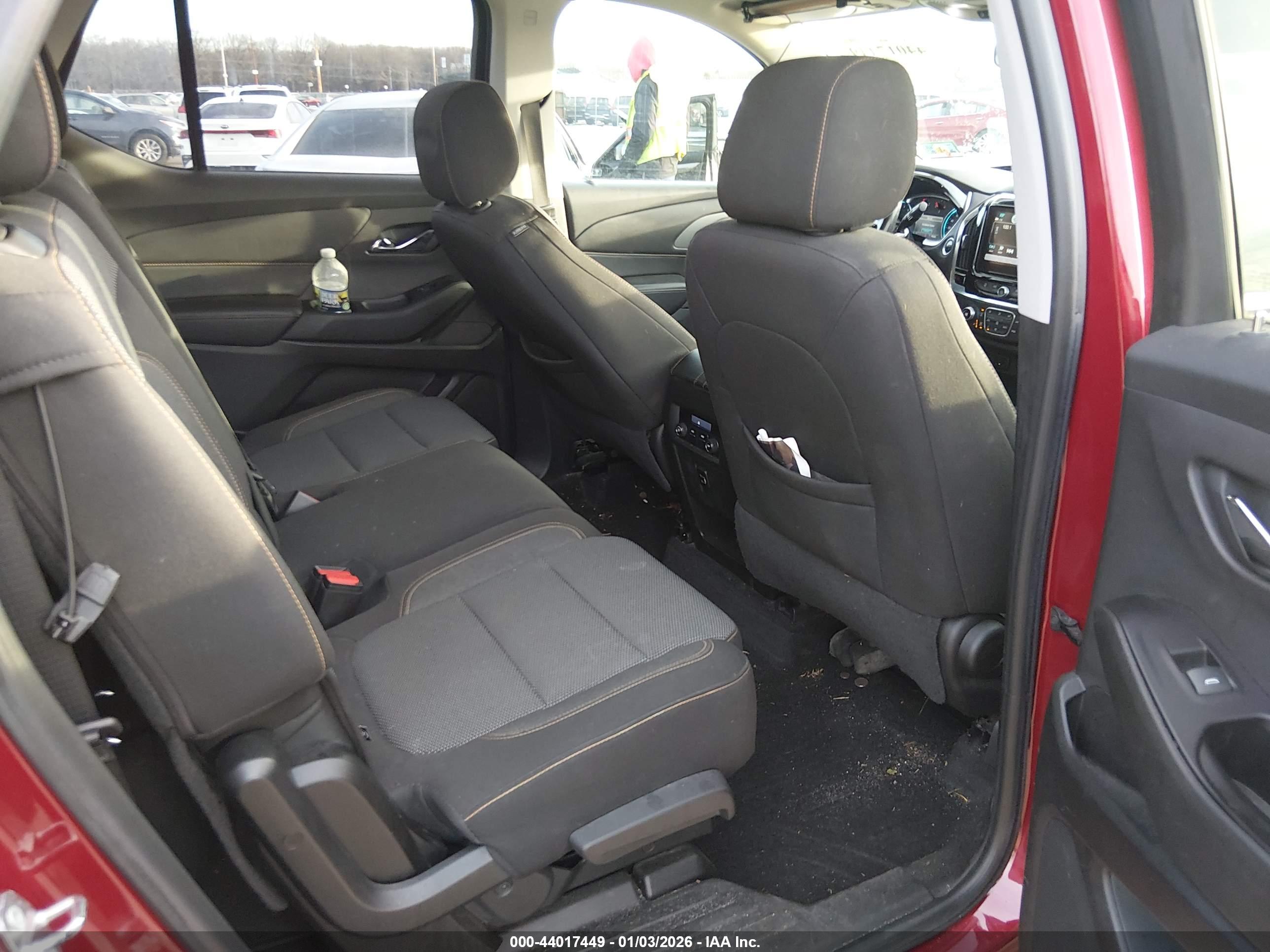 CHEVROLET TRAVERSE image 8