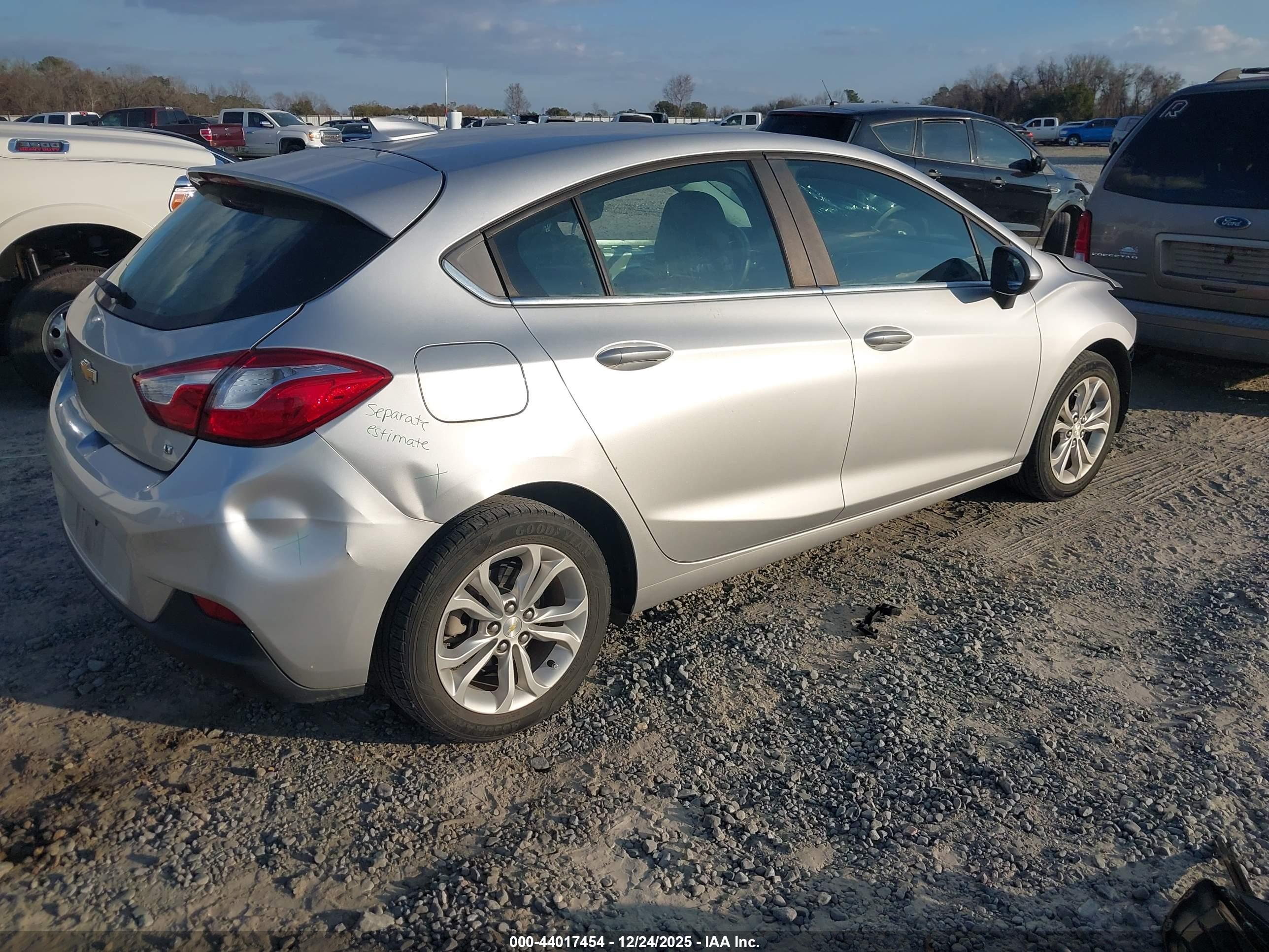 CHEVROLET CRUZE image 4
