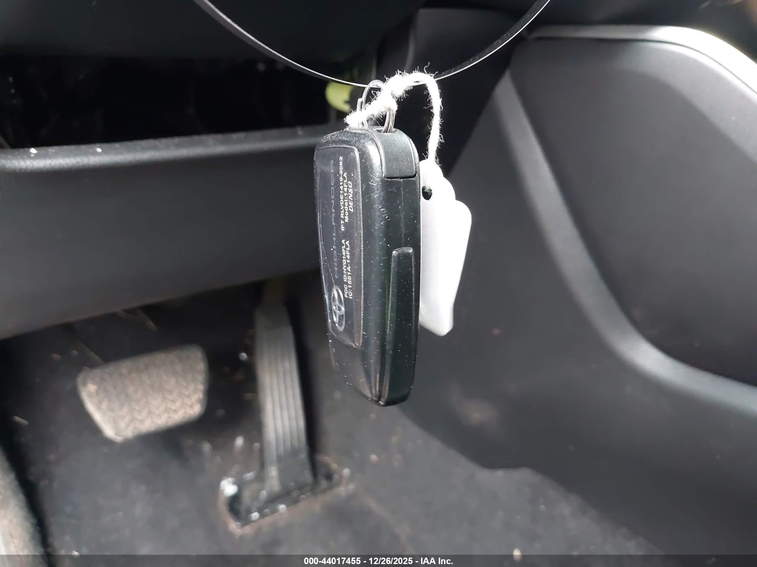 TOYOTA HIGHLANDER image 11
