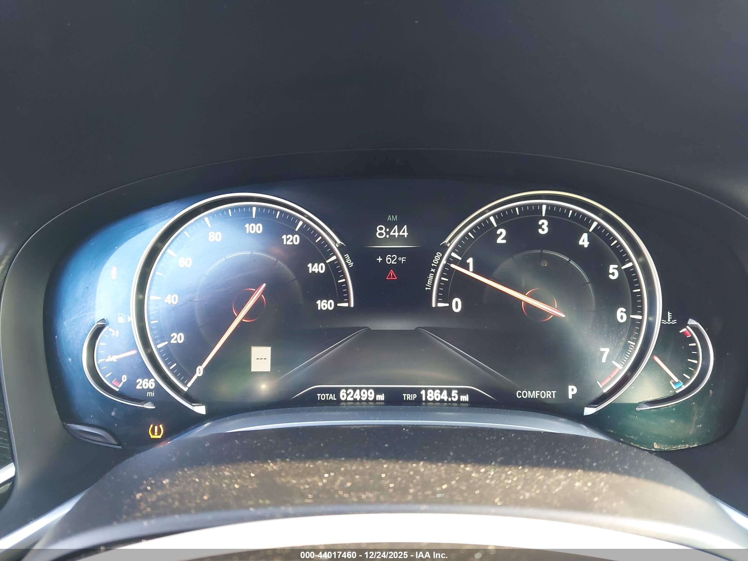 BMW 750I image 7