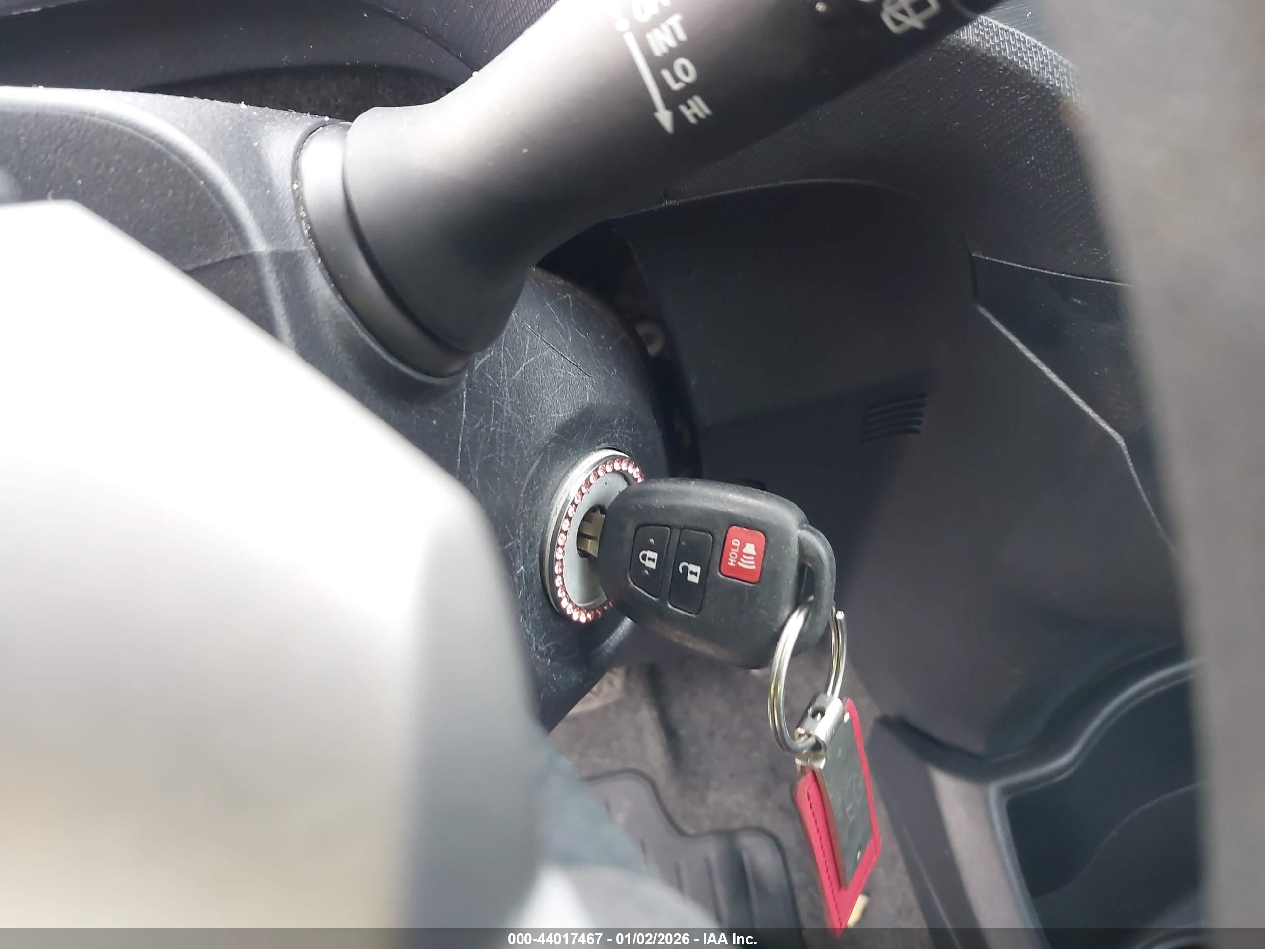 TOYOTA PRIUS image 11