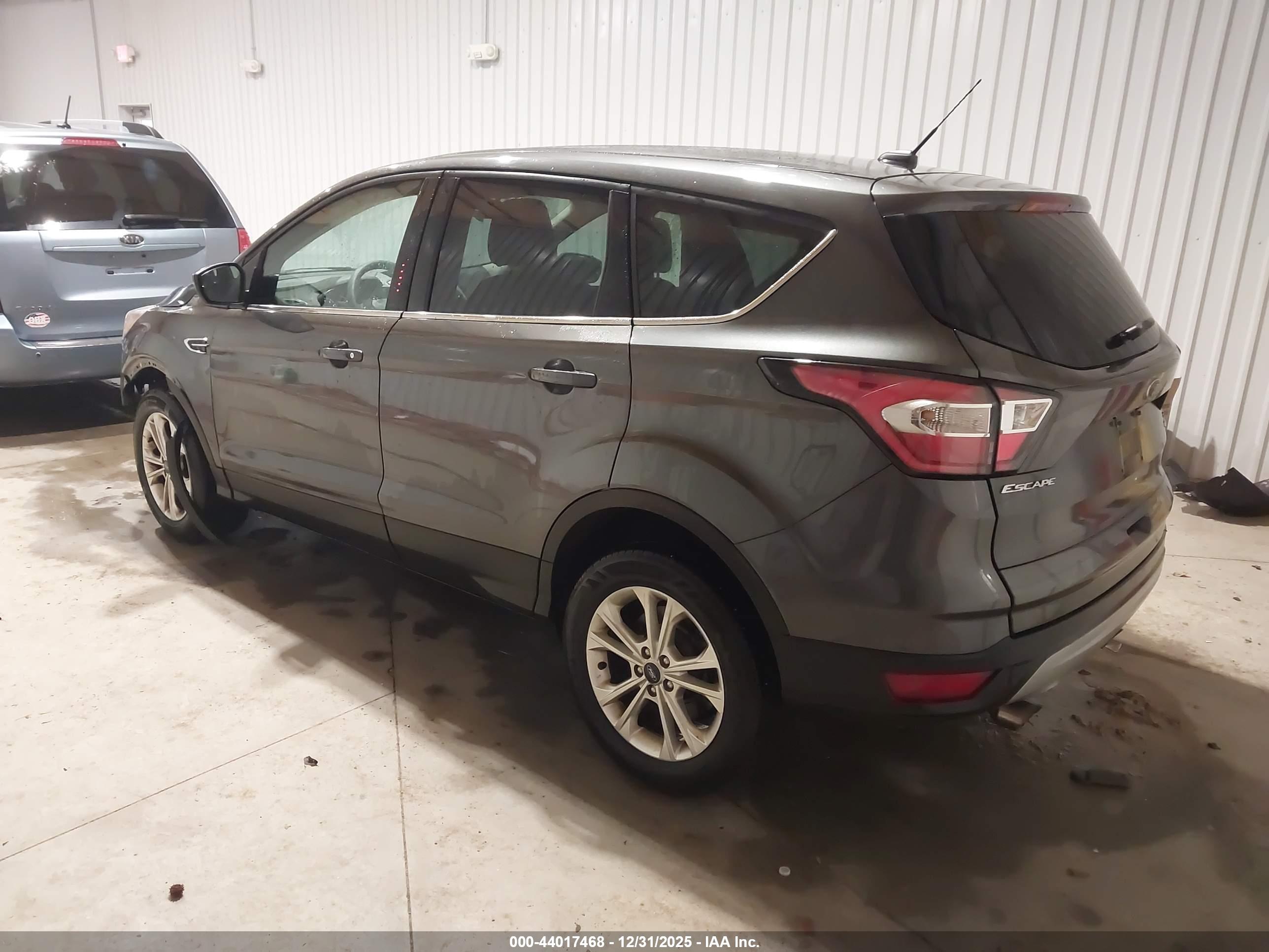 FORD ESCAPE image 3