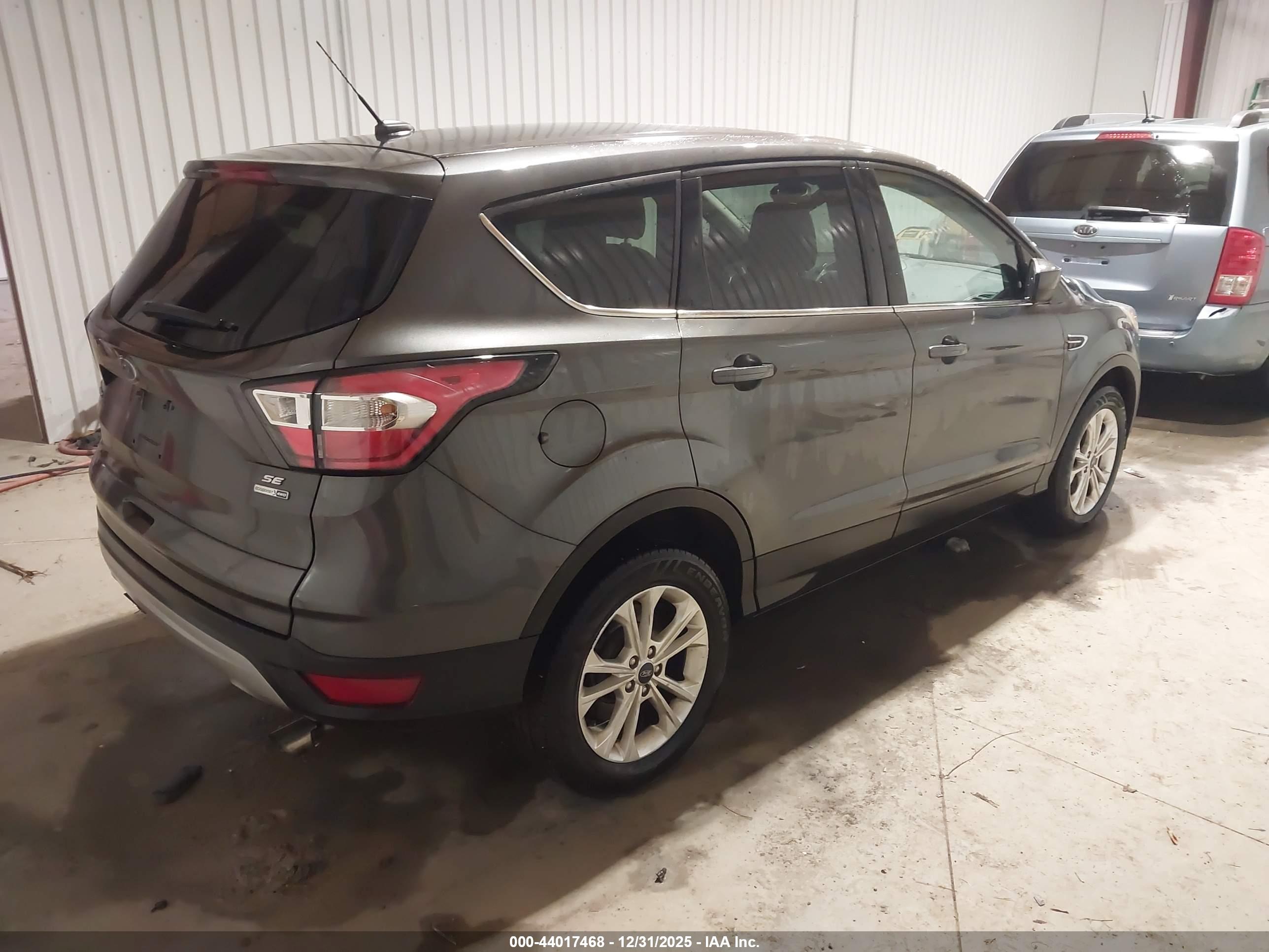 FORD ESCAPE image 4
