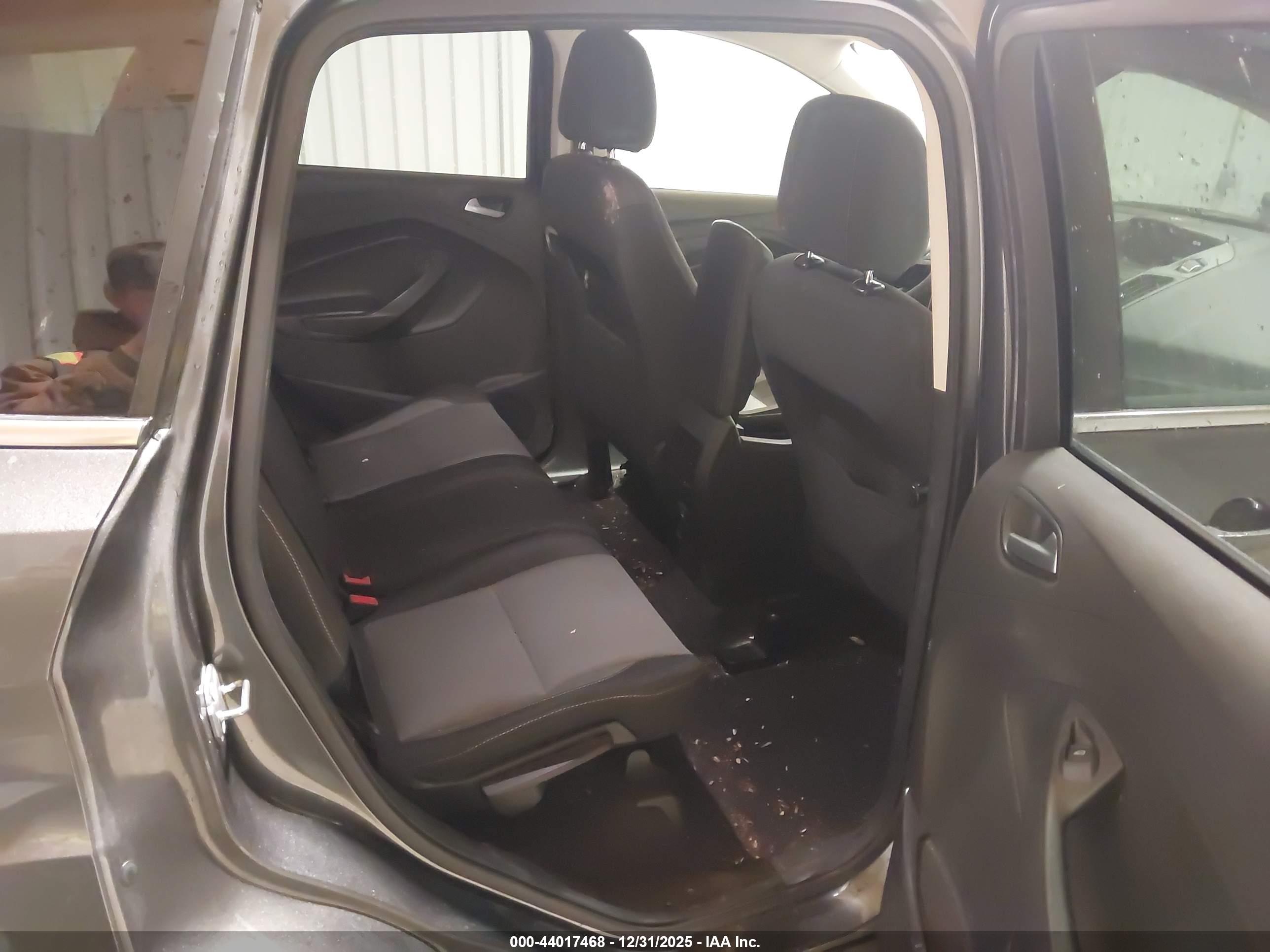 FORD ESCAPE image 8