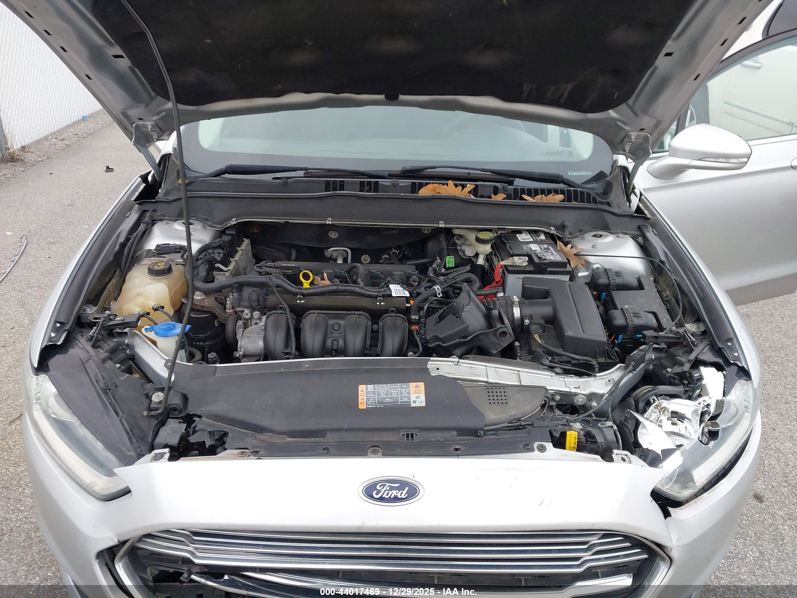 FORD FUSION image 10