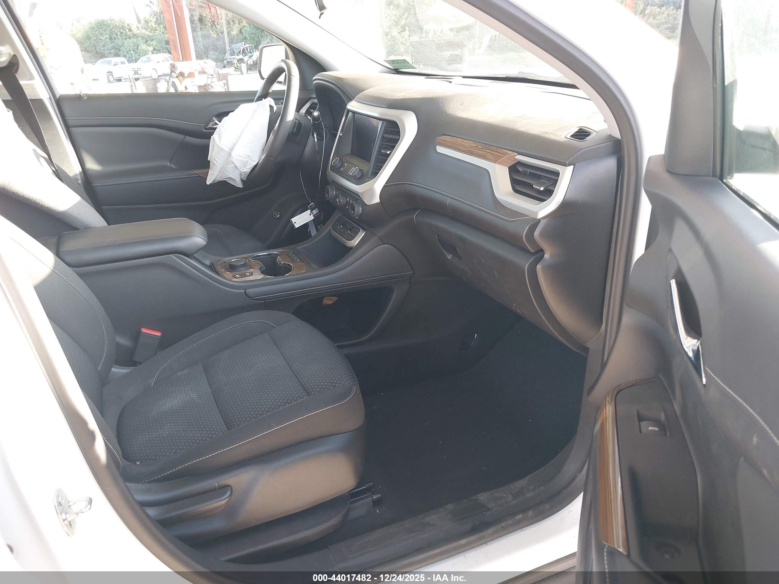 GMC ACADIA image 5