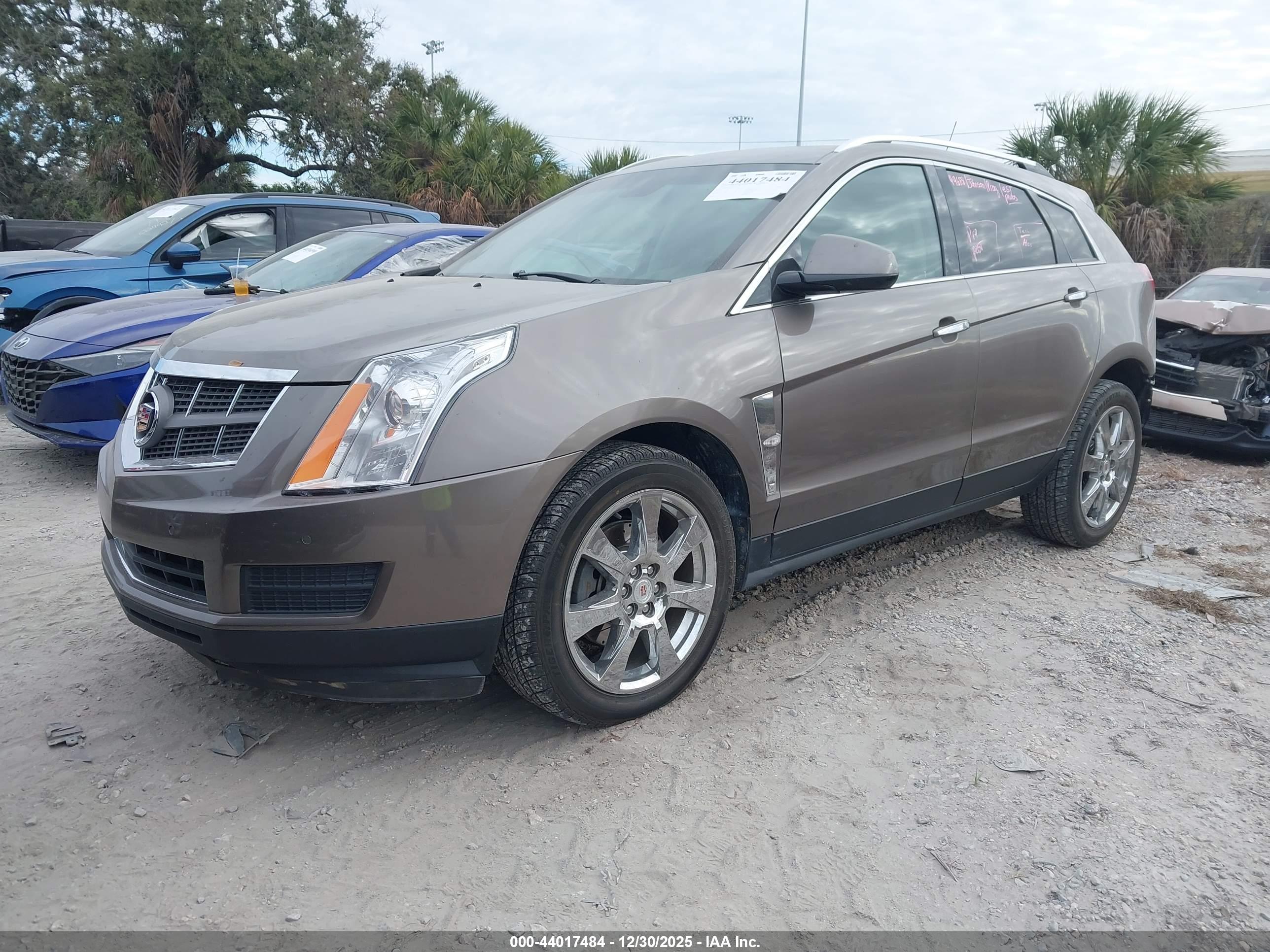 CADILLAC SRX image 2