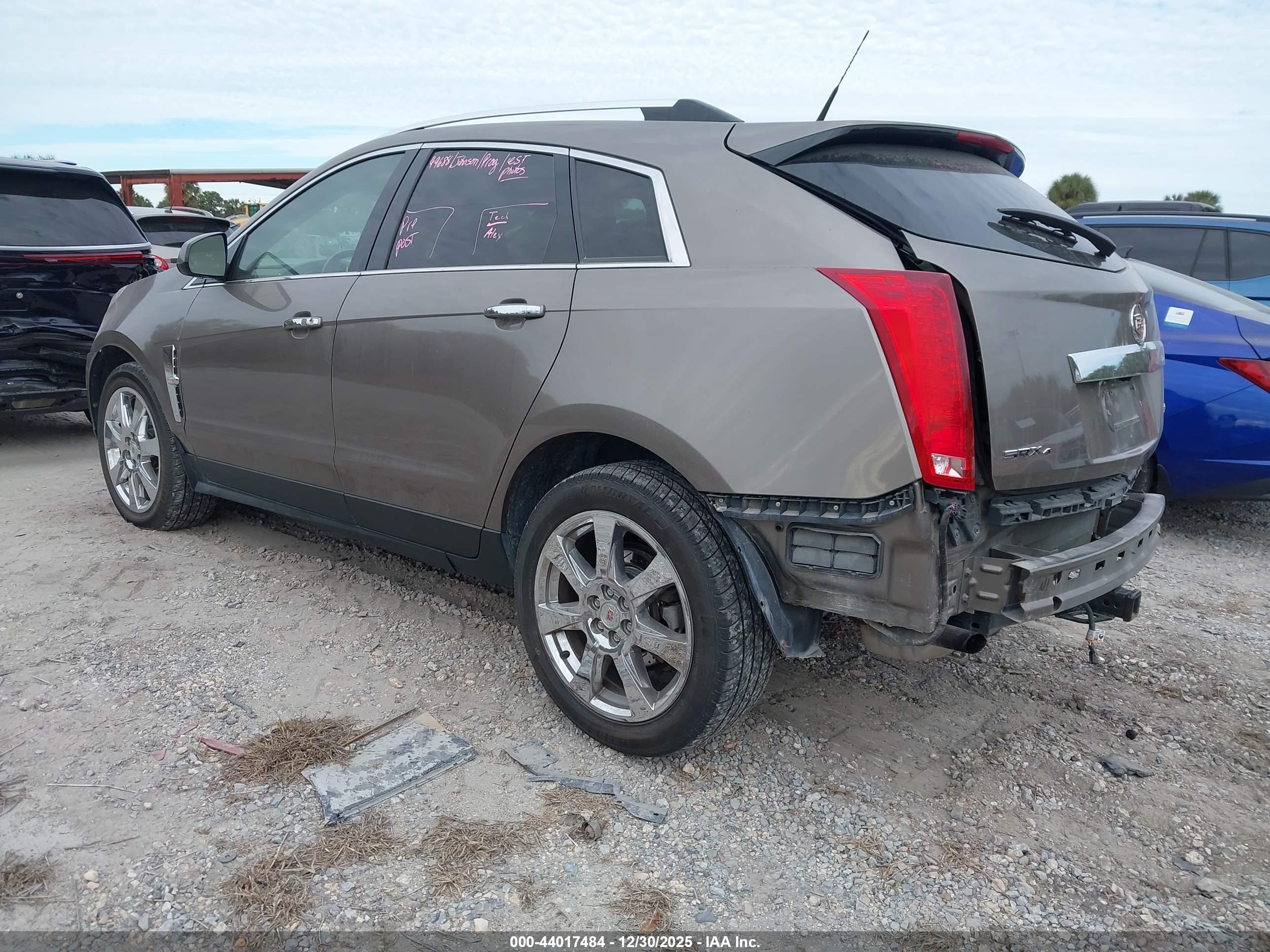 CADILLAC SRX image 3