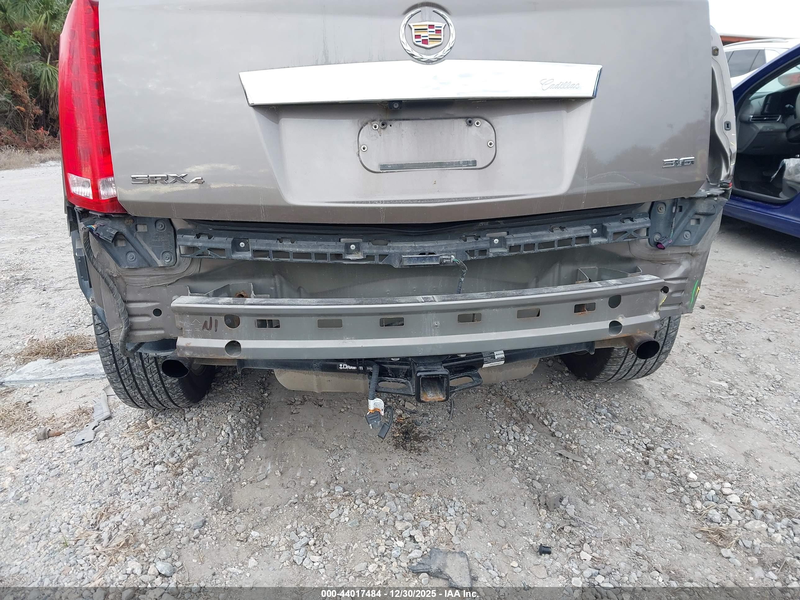 CADILLAC SRX image 6