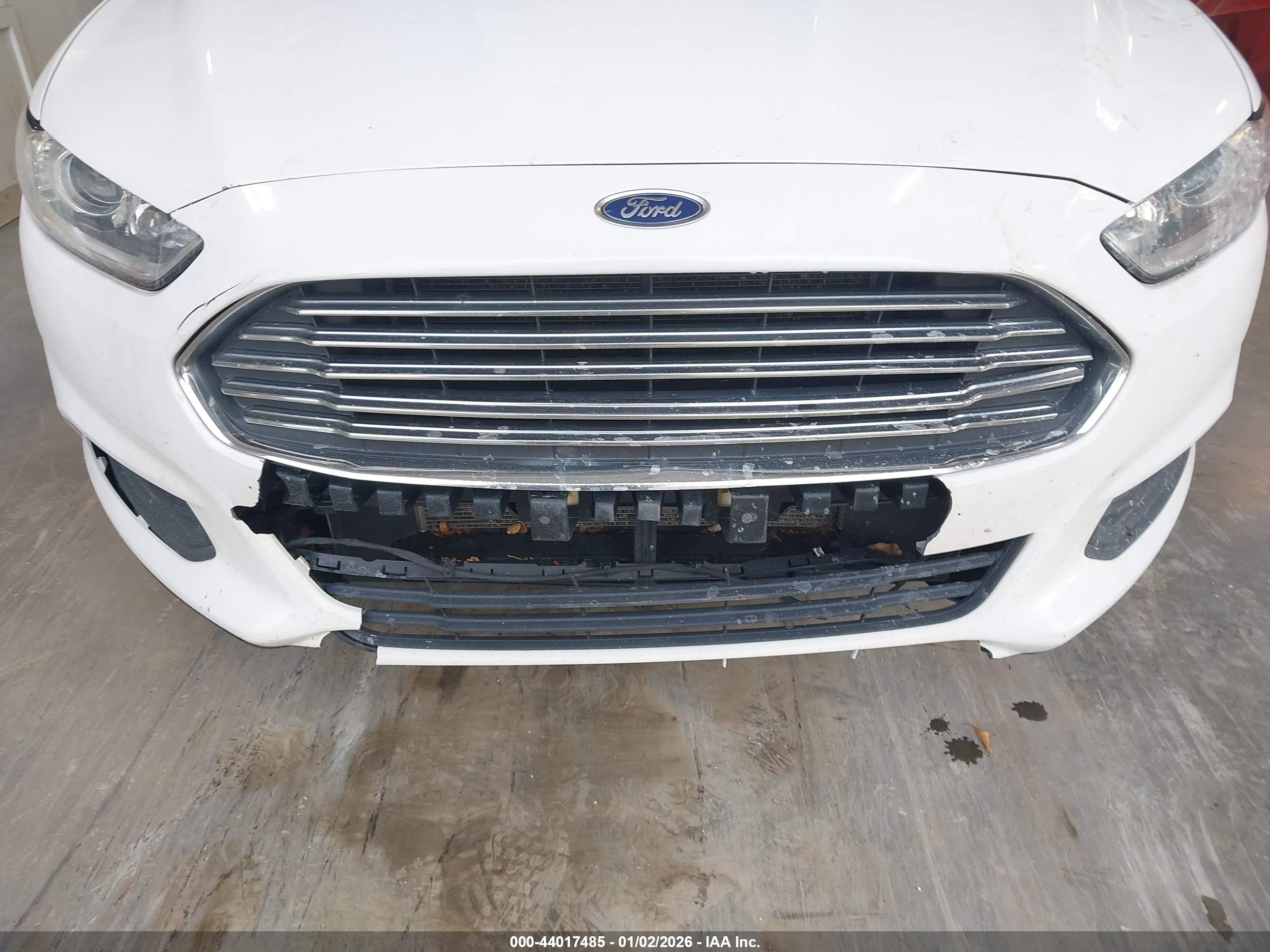 FORD FUSION image 6