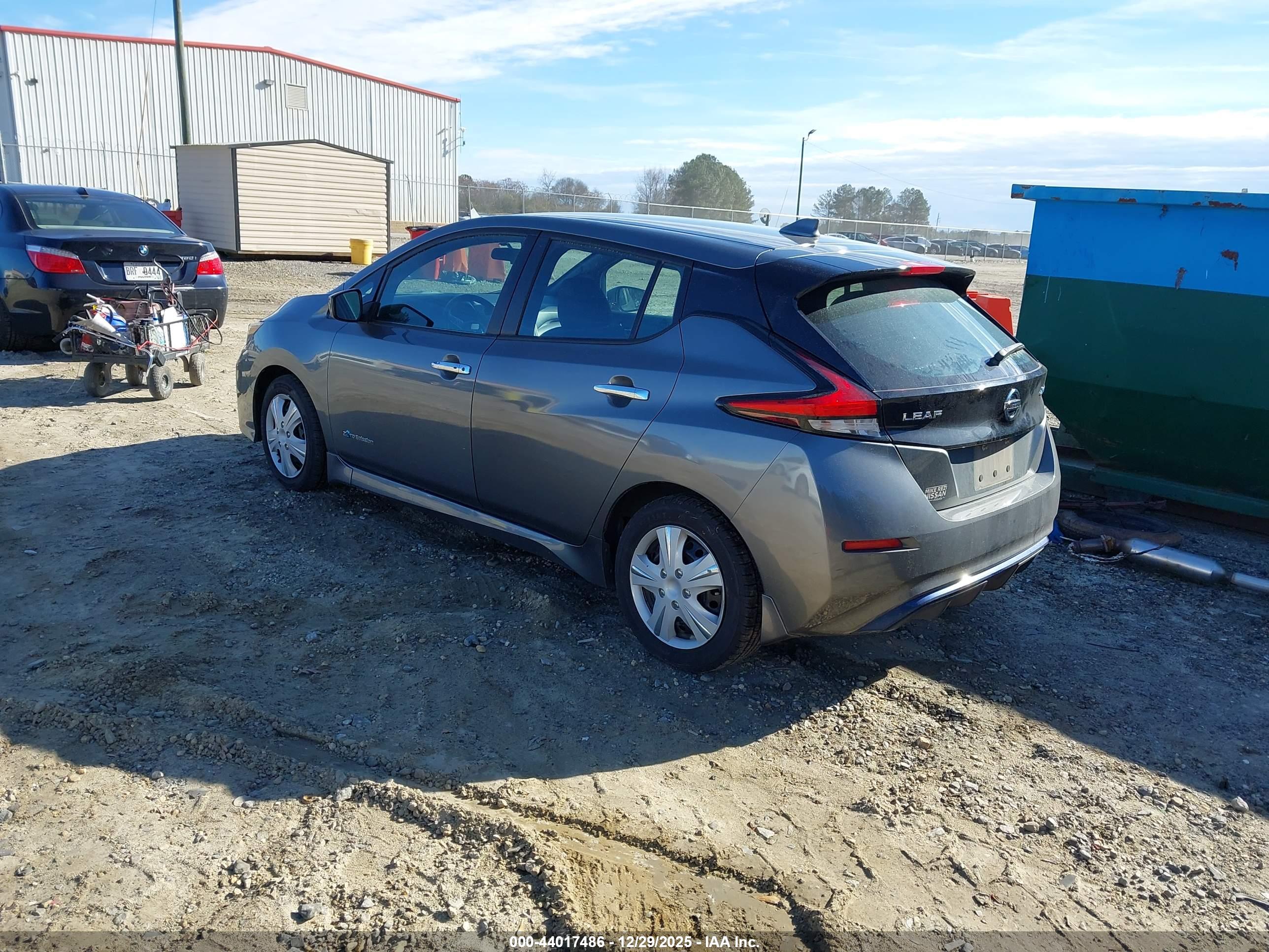 NISSAN LEAF image 3