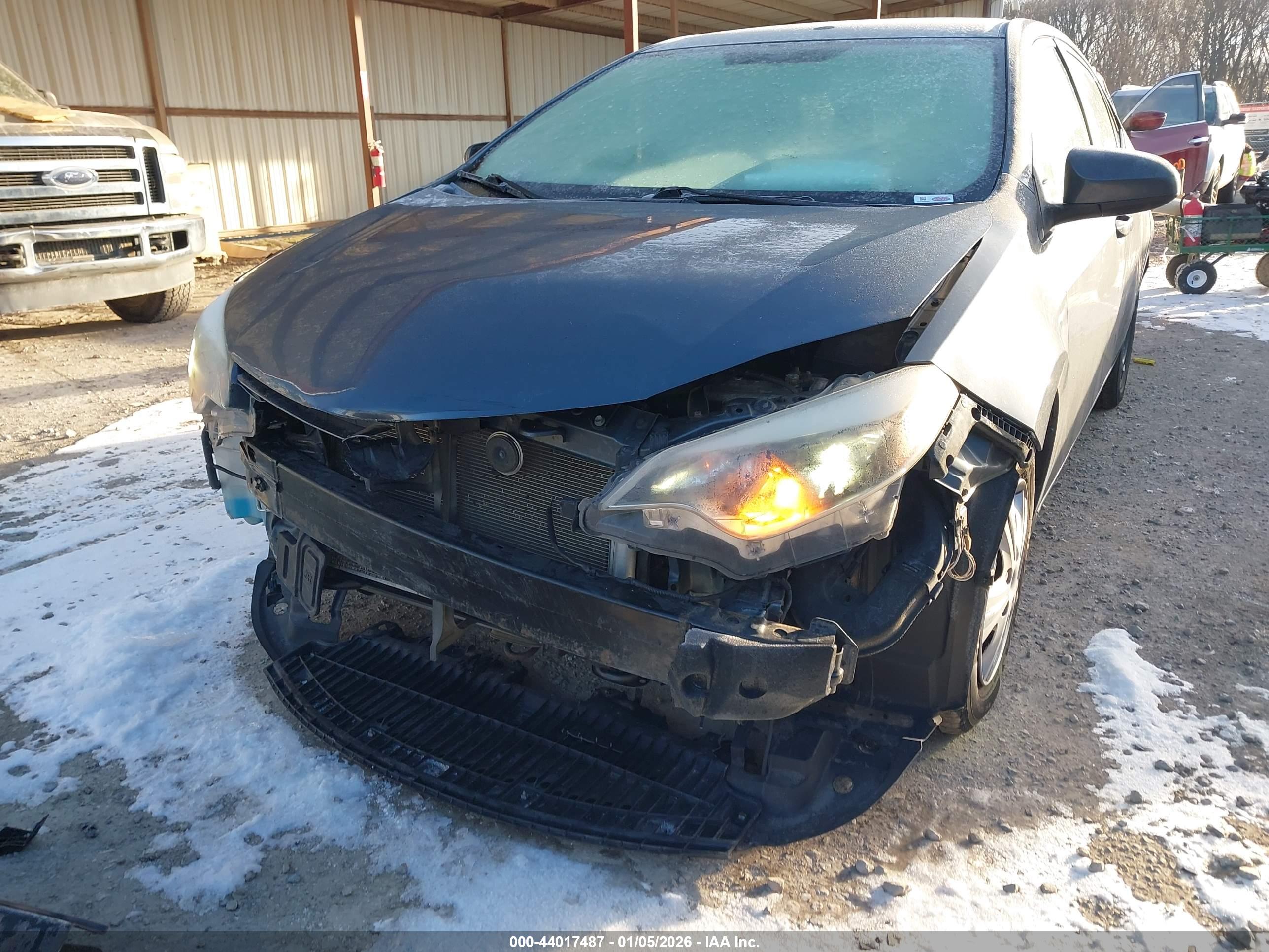 TOYOTA COROLLA image 6
