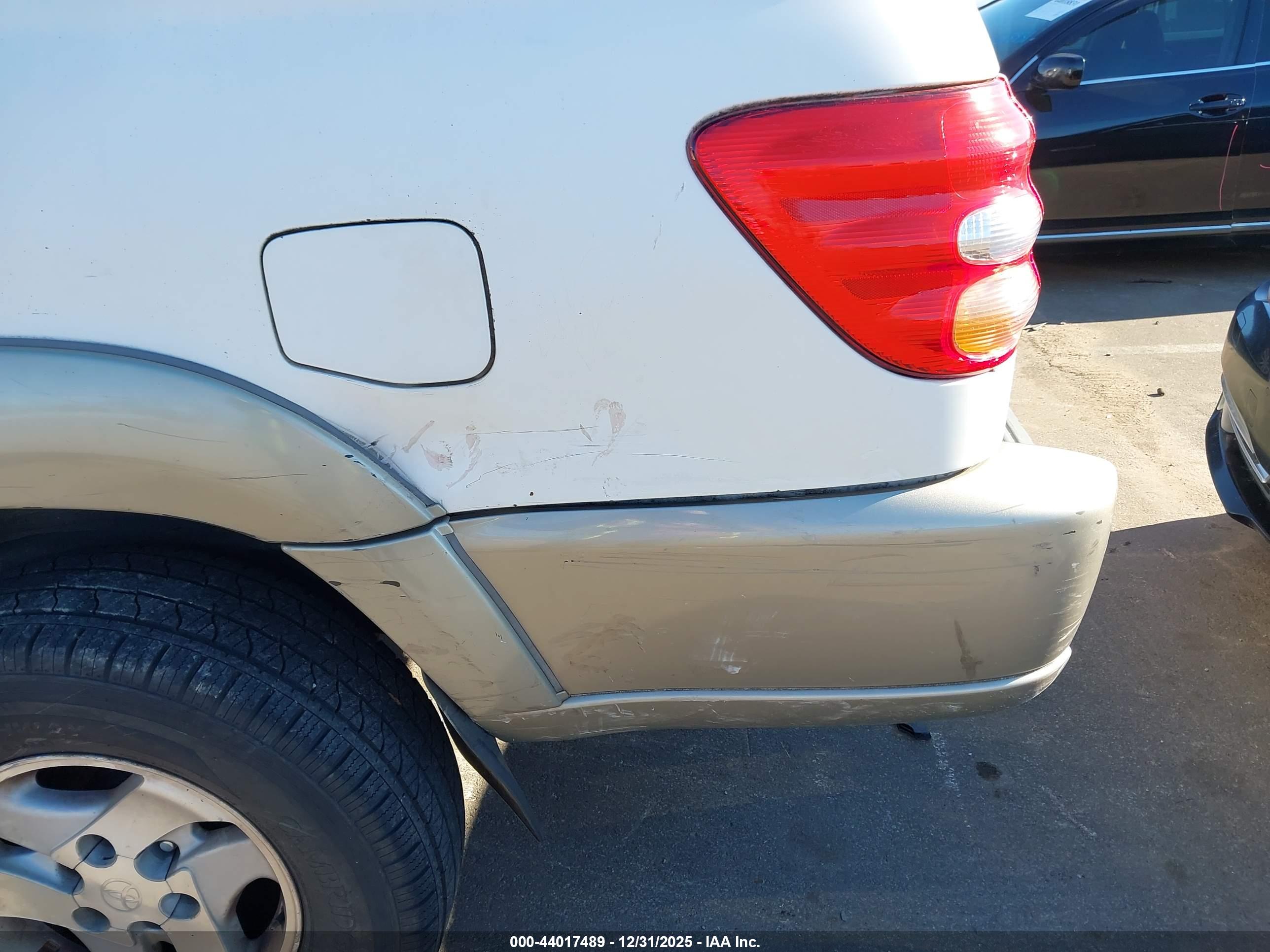 TOYOTA SEQUOIA image 6