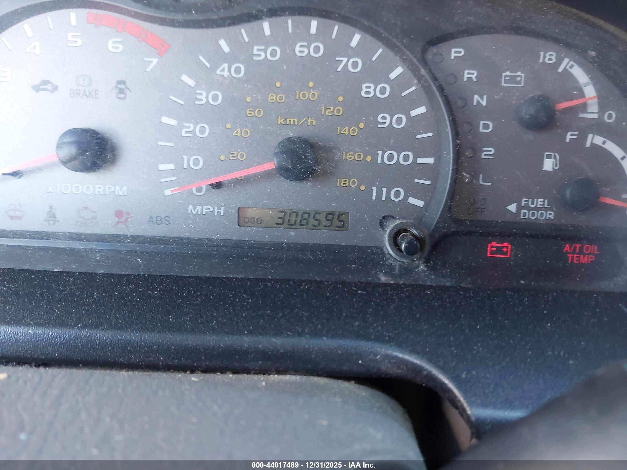 TOYOTA SEQUOIA image 7