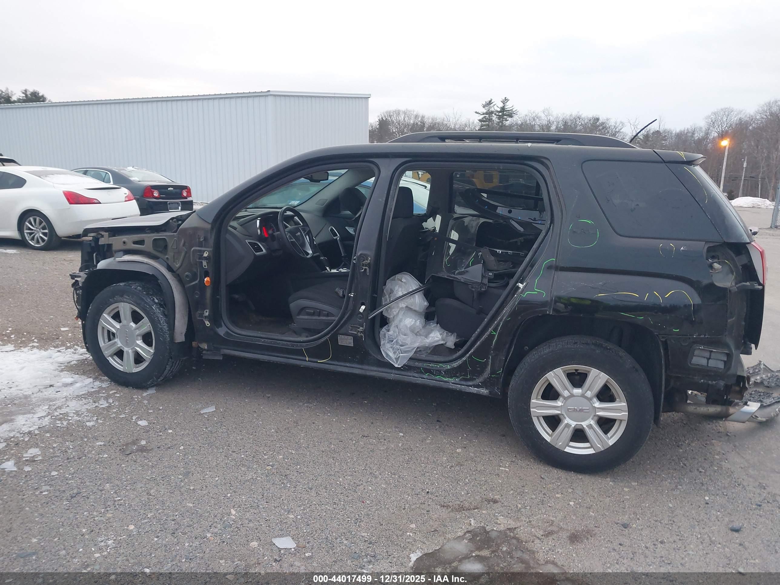 GMC TERRAIN image 6