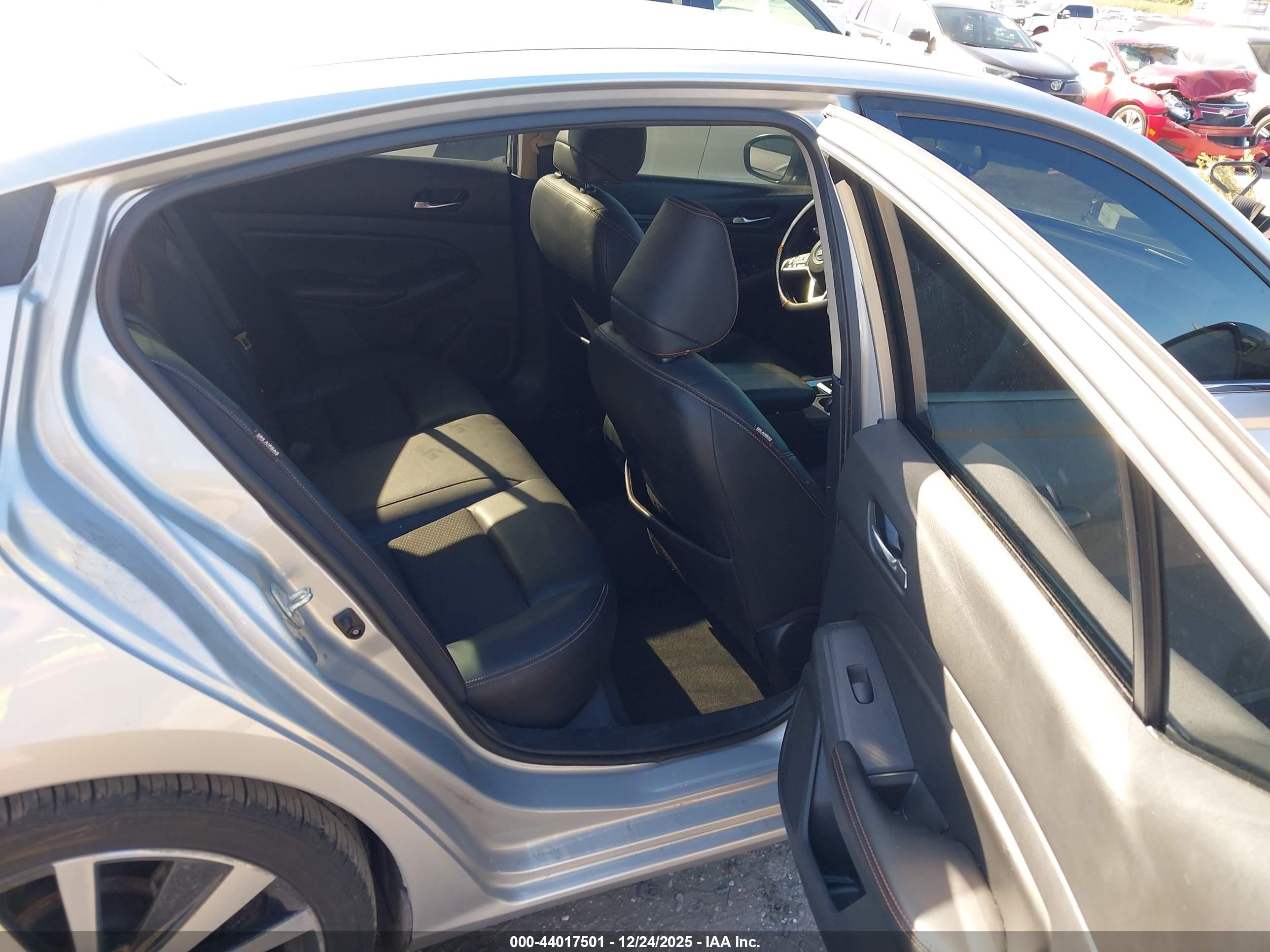 NISSAN ALTIMA image 8