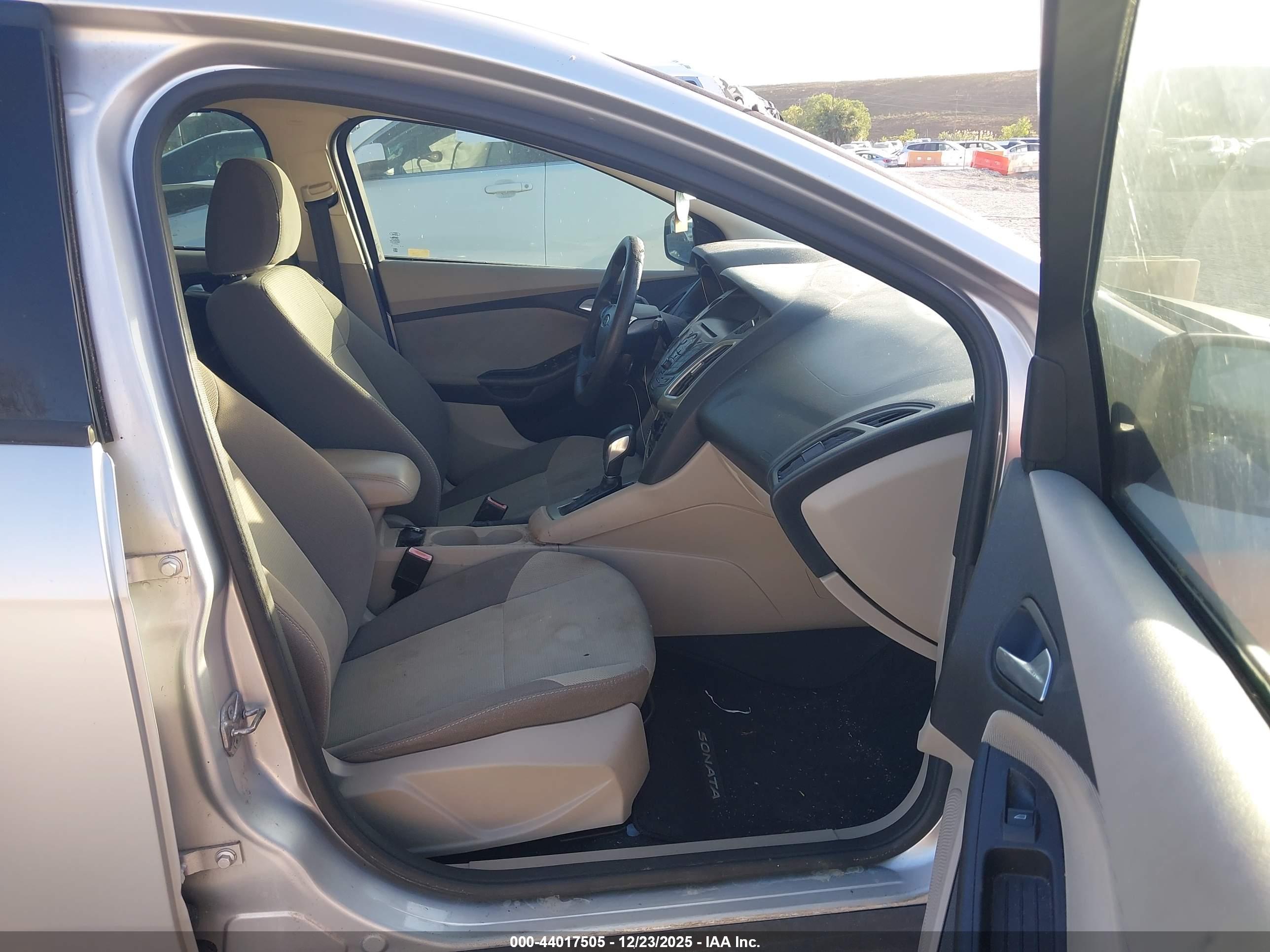 FORD FOCUS image 5