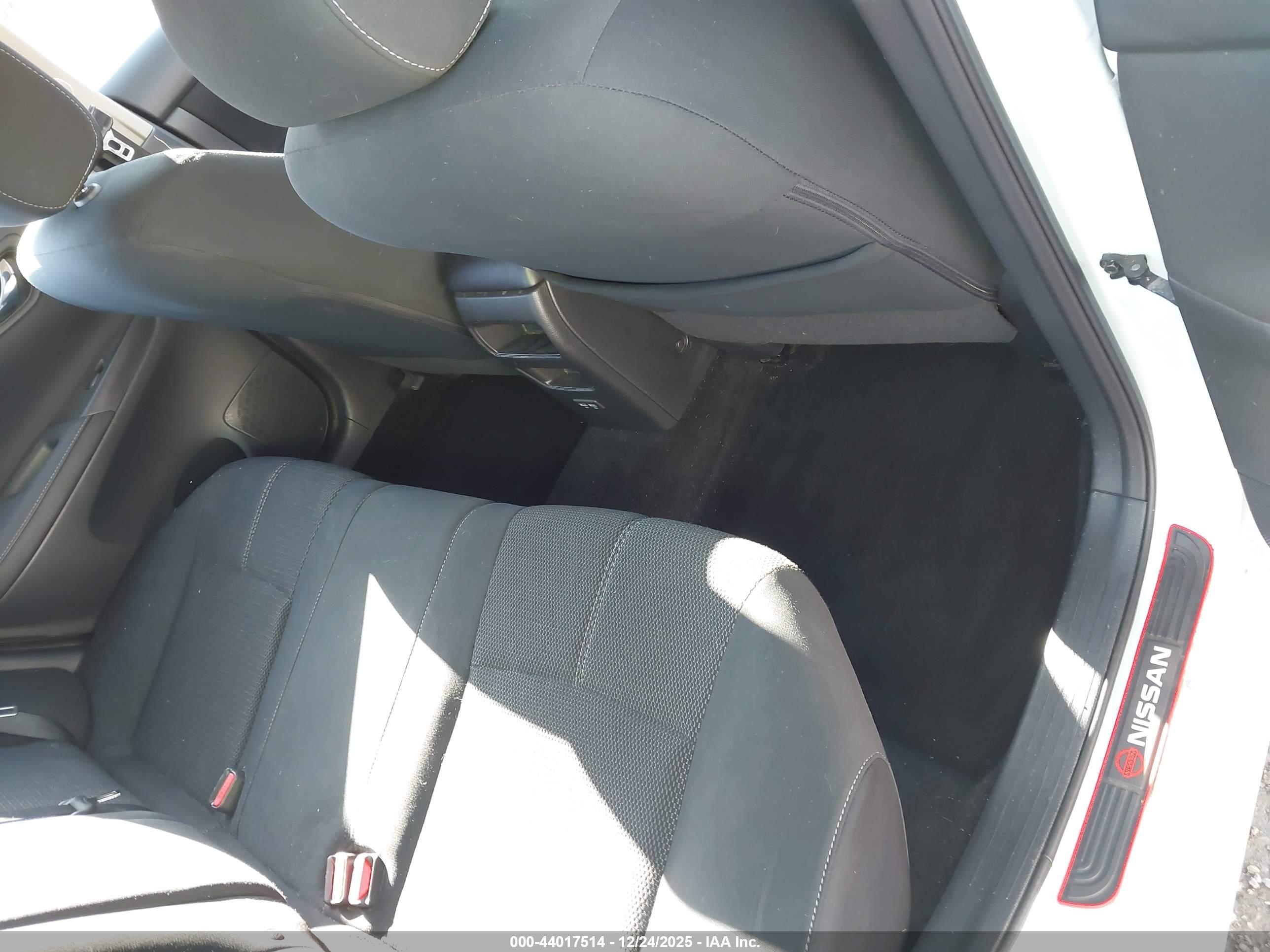 NISSAN SENTRA image 8