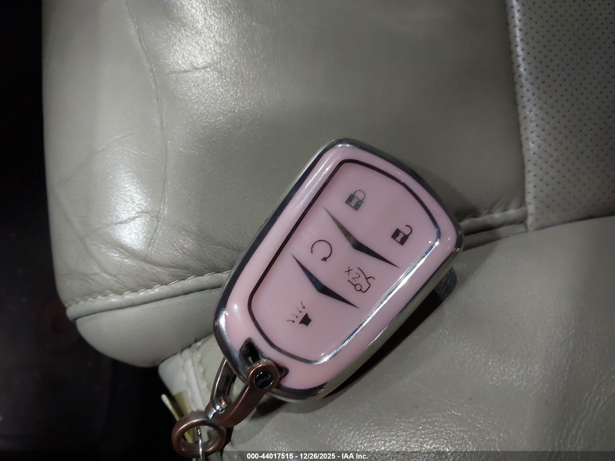 CADILLAC XTS image 11