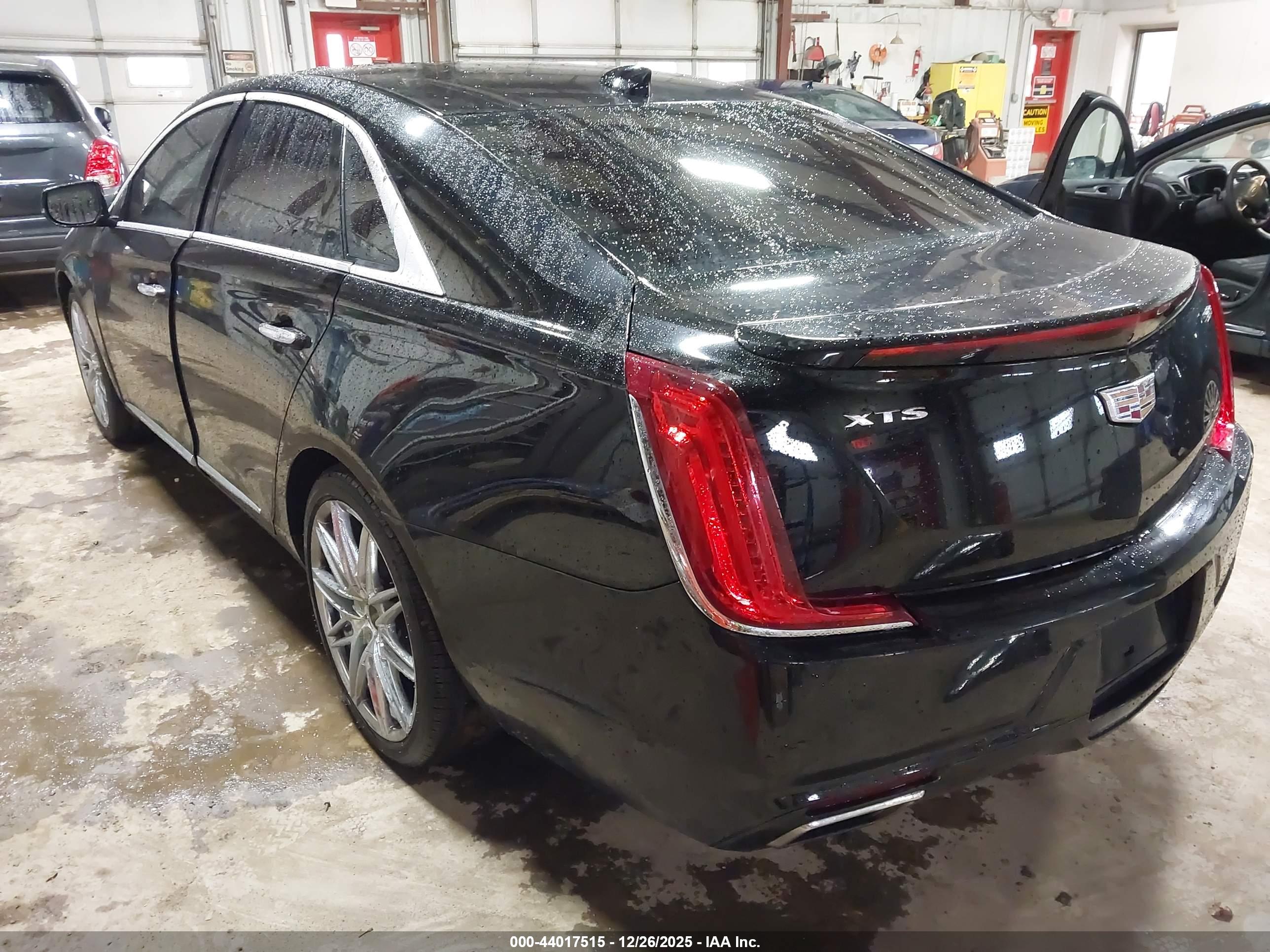 CADILLAC XTS image 3