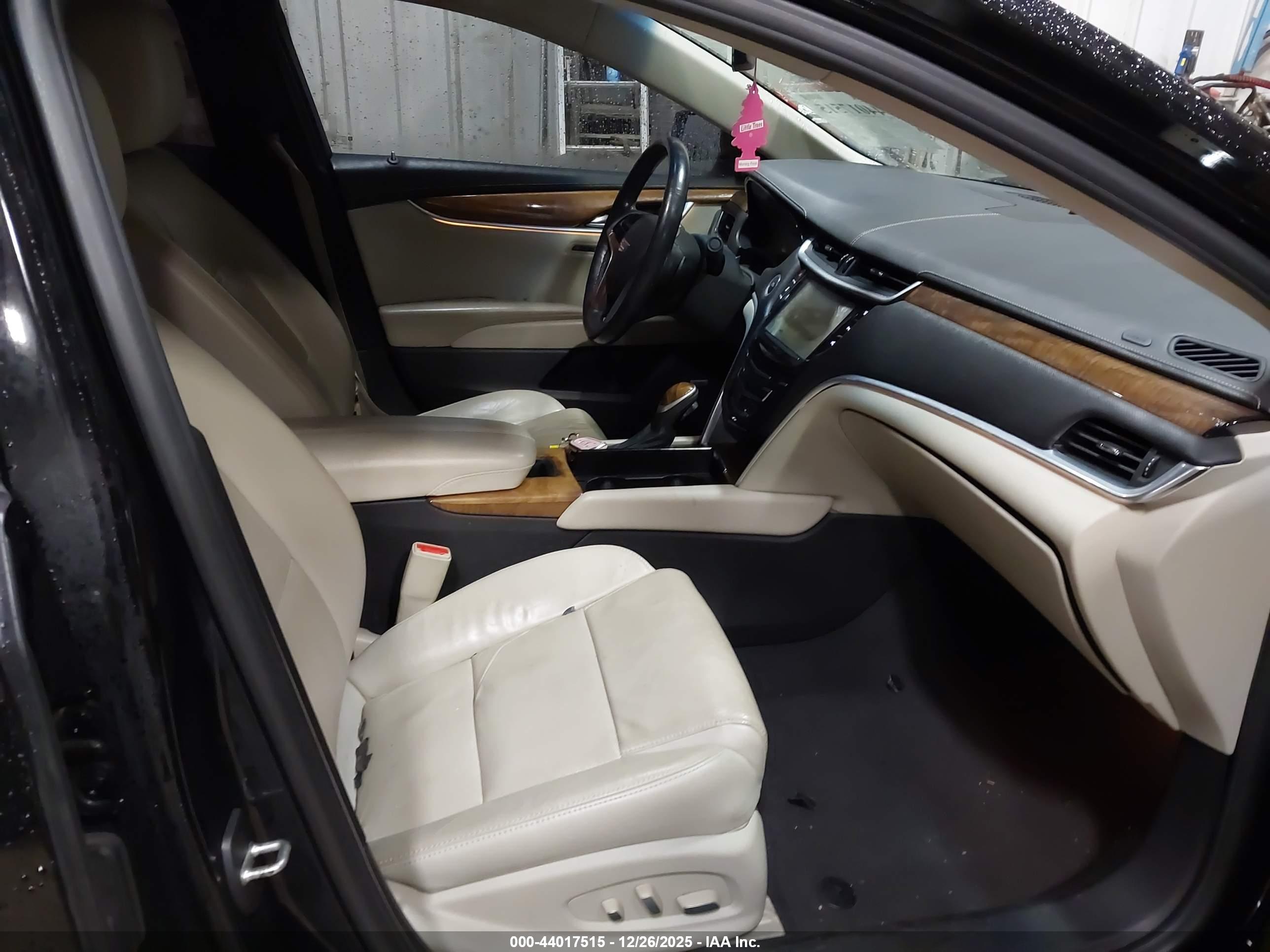 CADILLAC XTS image 5
