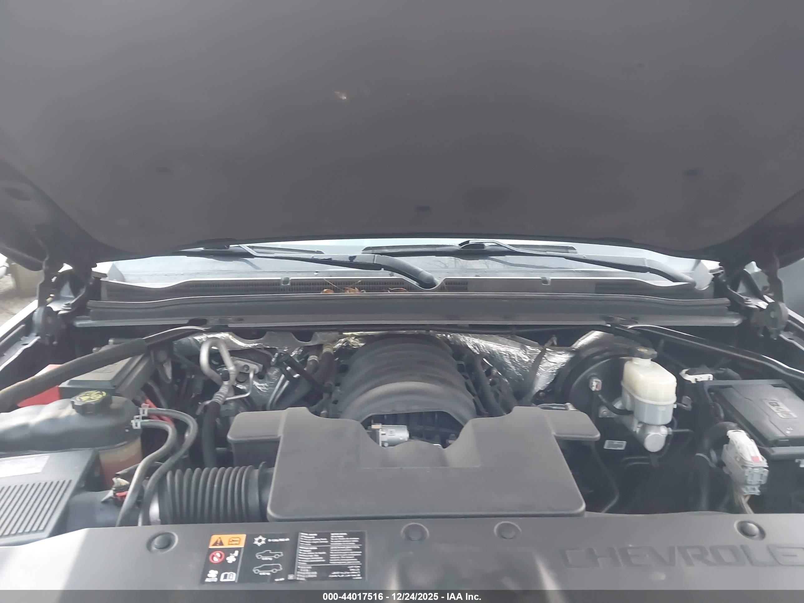 CHEVROLET TAHOE image 10