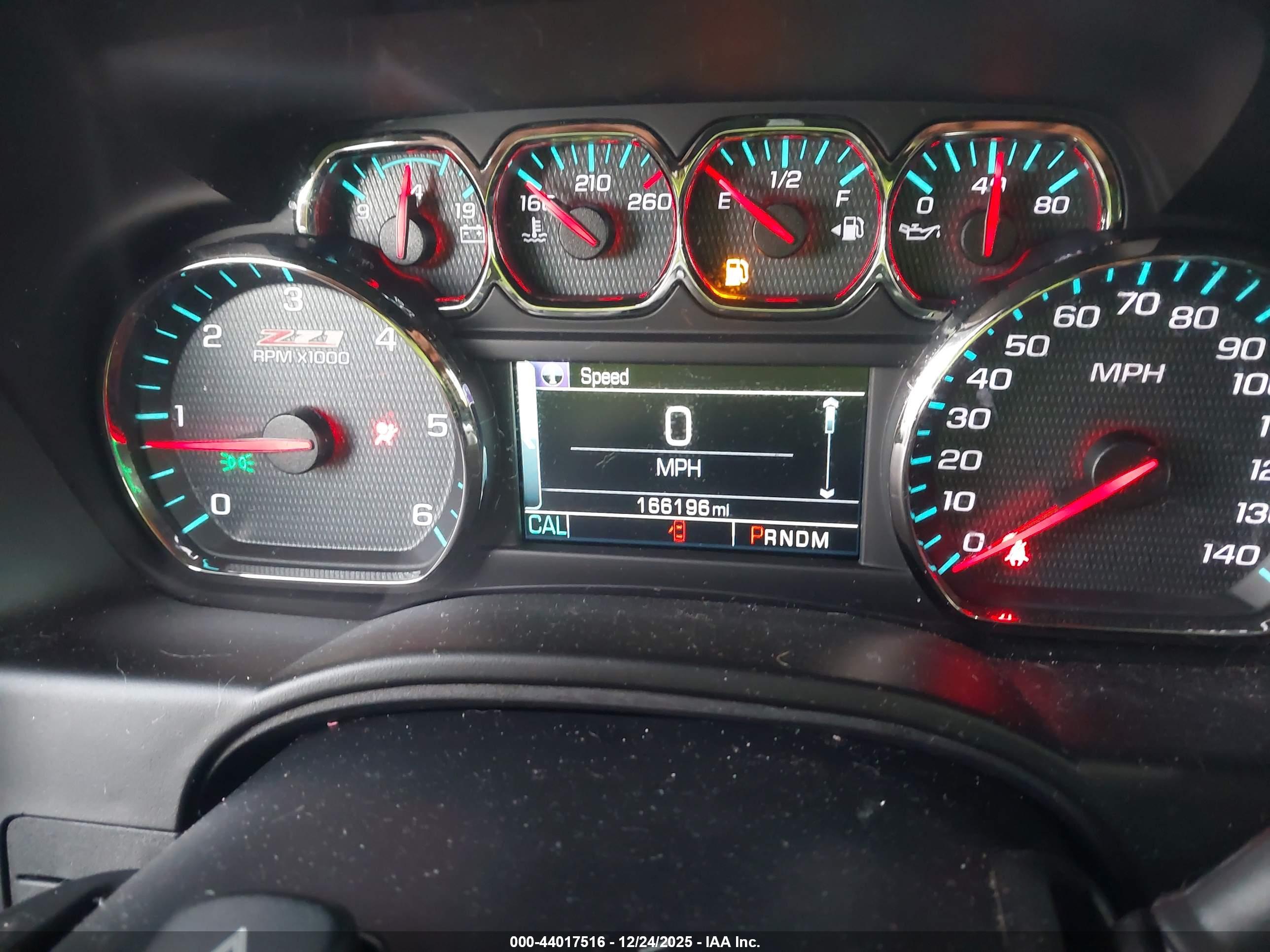 CHEVROLET TAHOE image 7