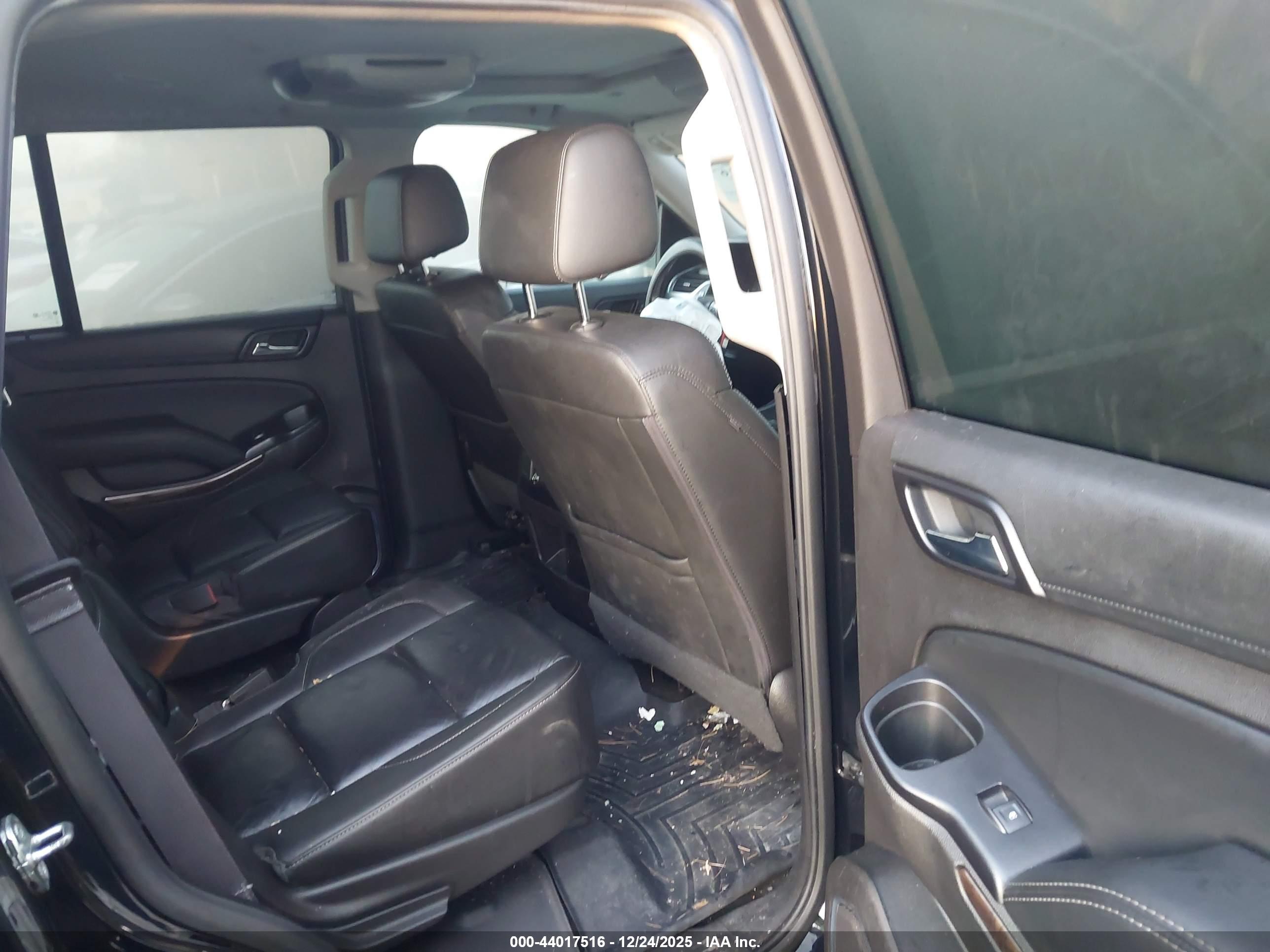 CHEVROLET TAHOE image 8