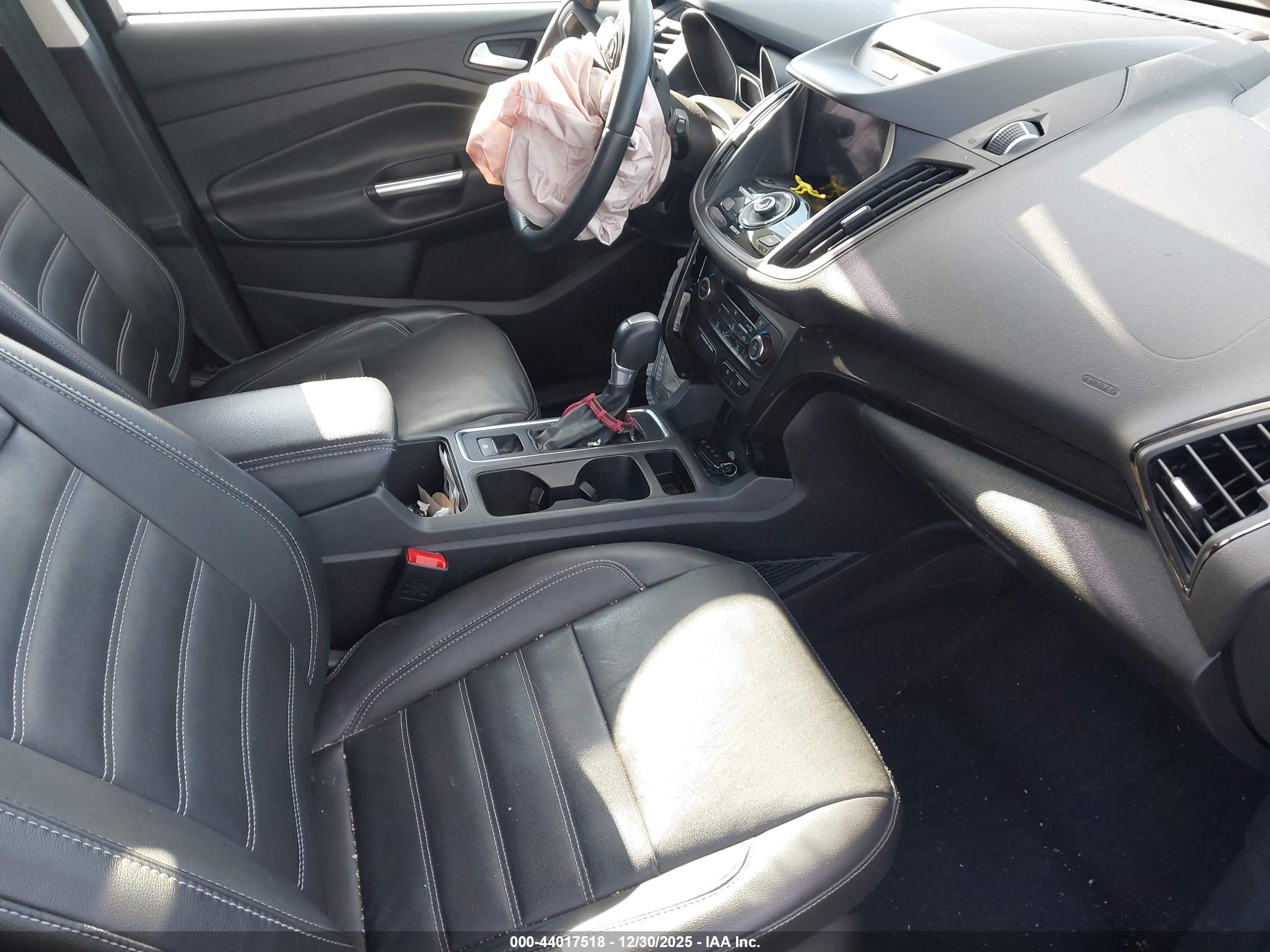 FORD ESCAPE image 5