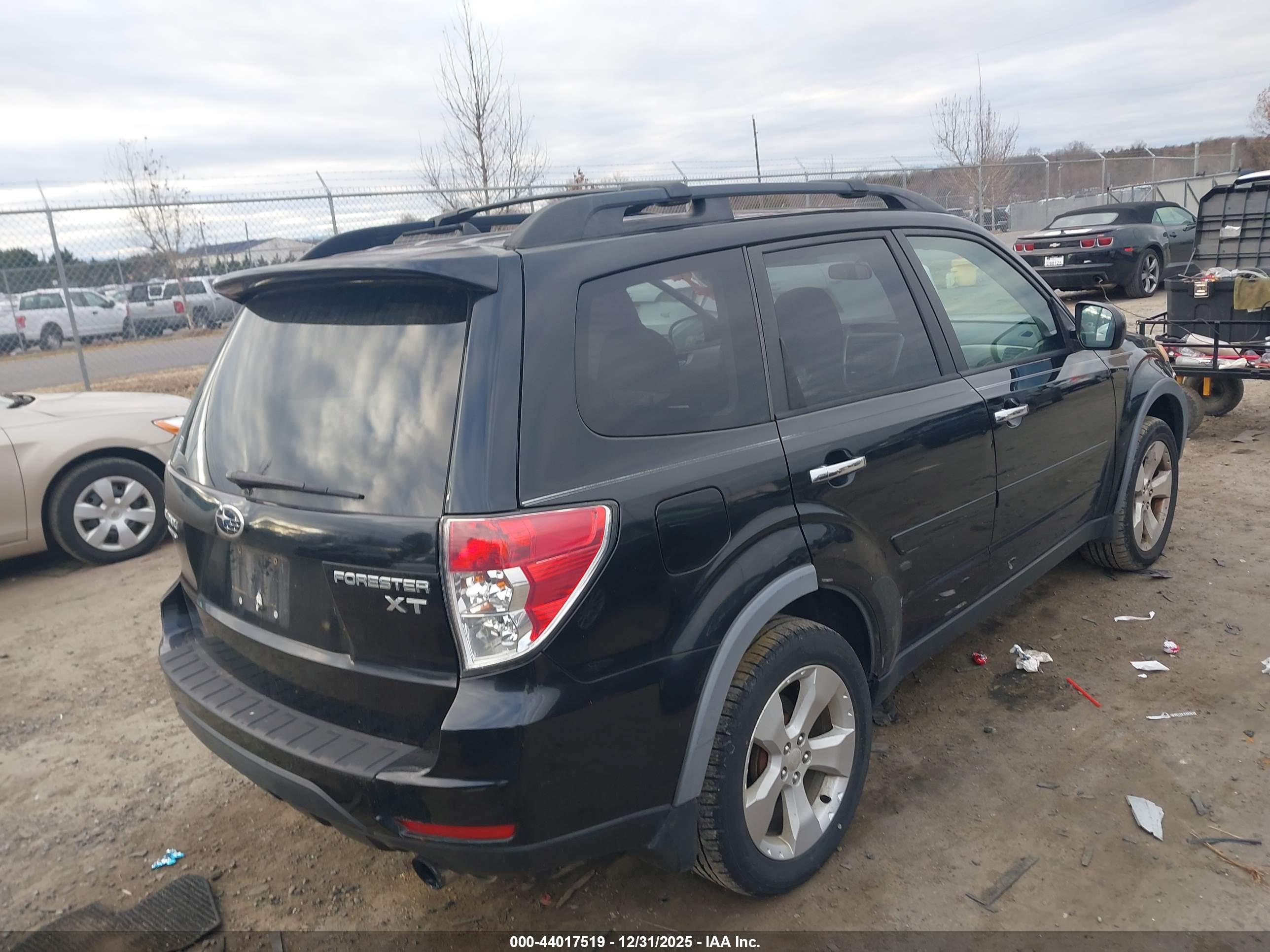 SUBARU FORESTER image 4