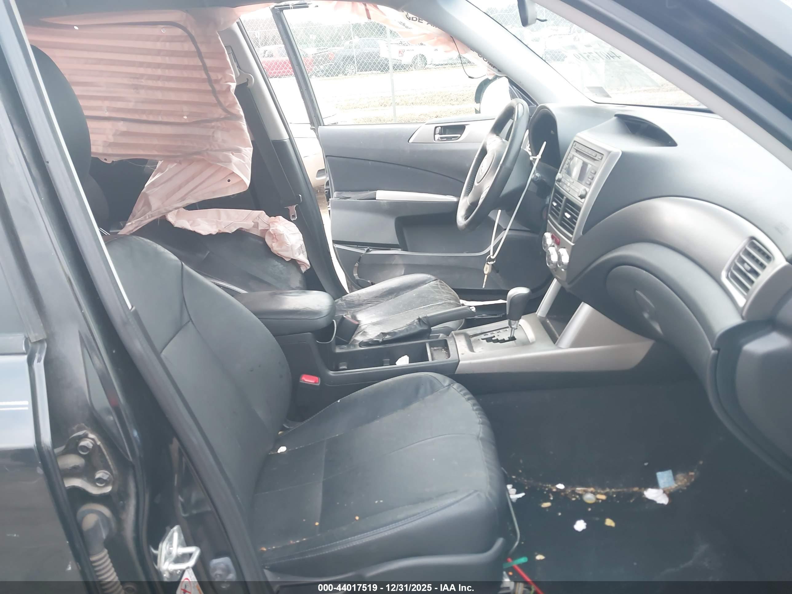 SUBARU FORESTER image 5
