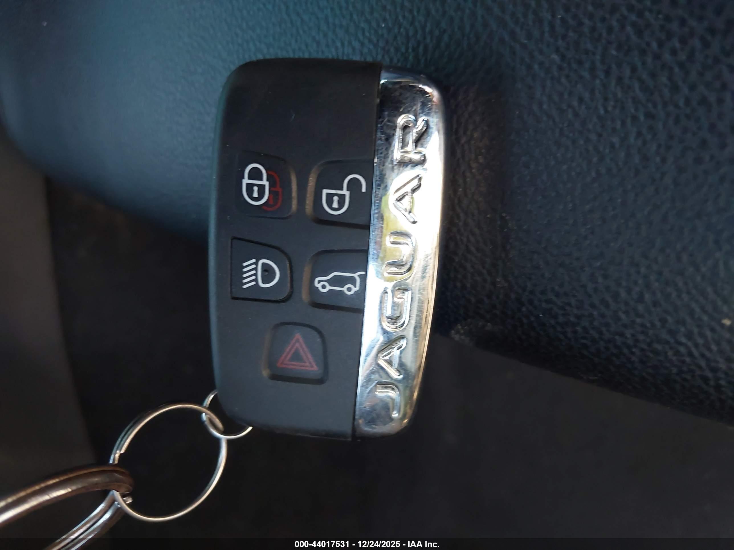 JAGUAR XE image 11