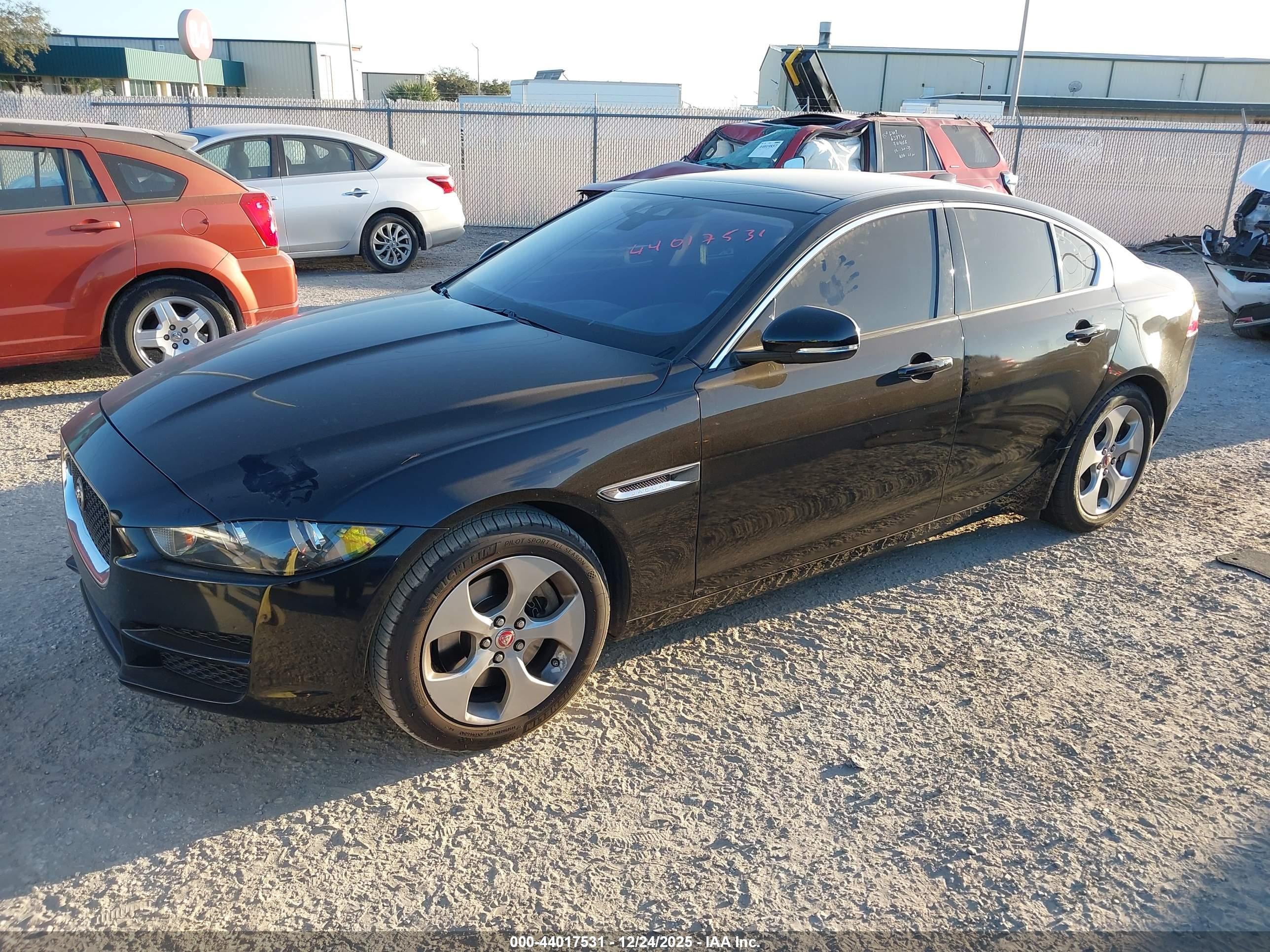 JAGUAR XE image 2