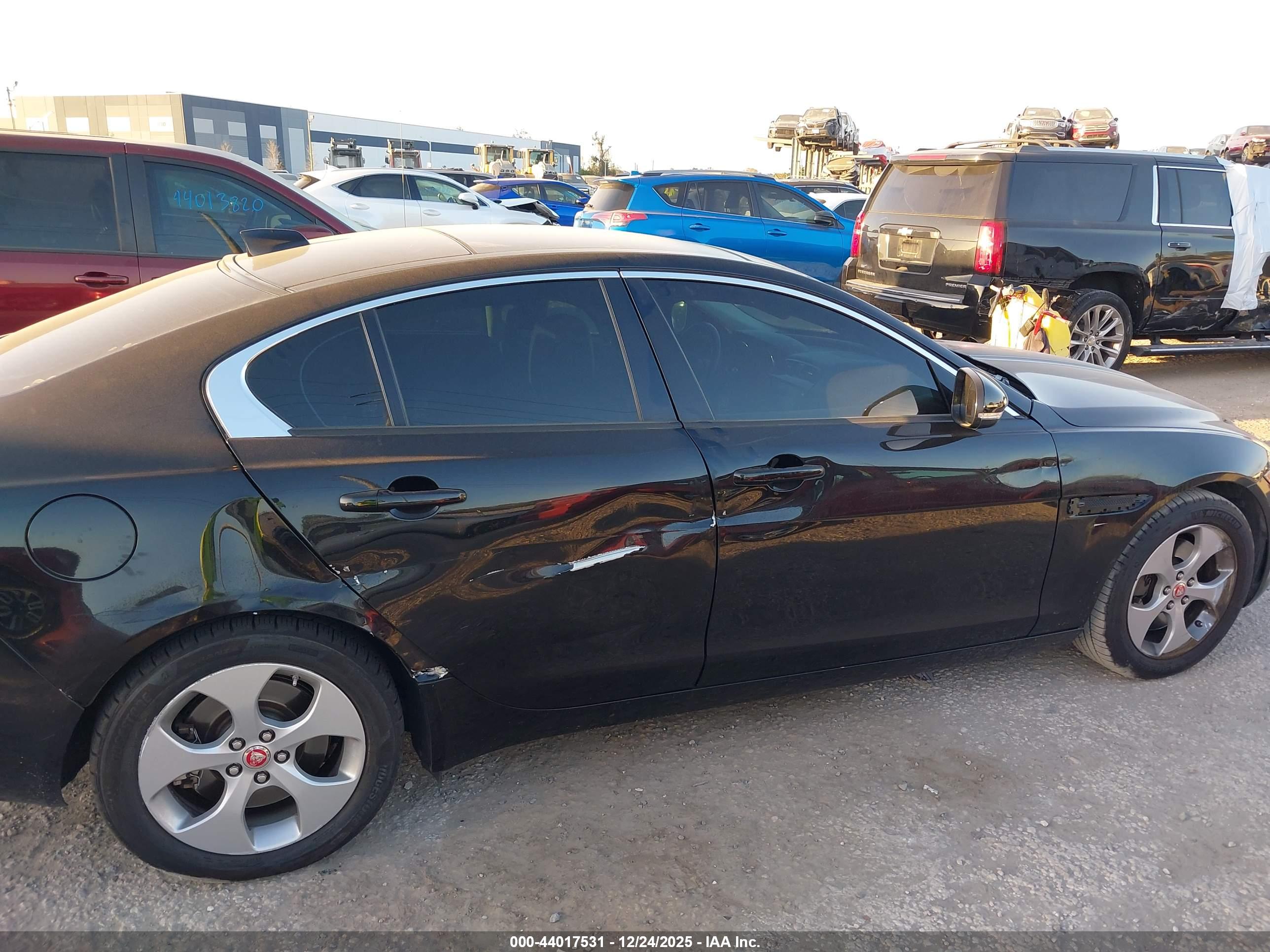 JAGUAR XE image 6