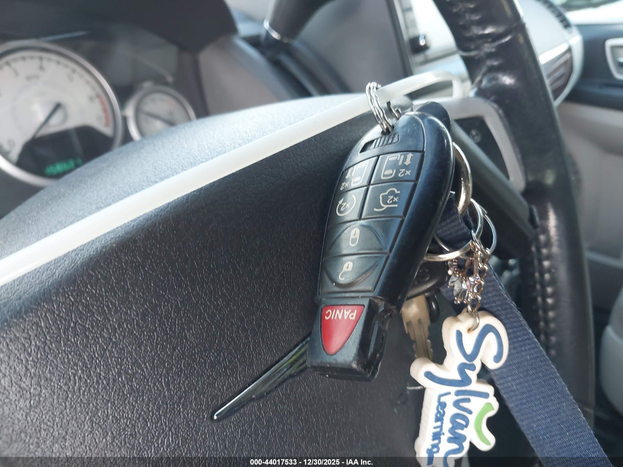 CHRYSLER TOWN image 11