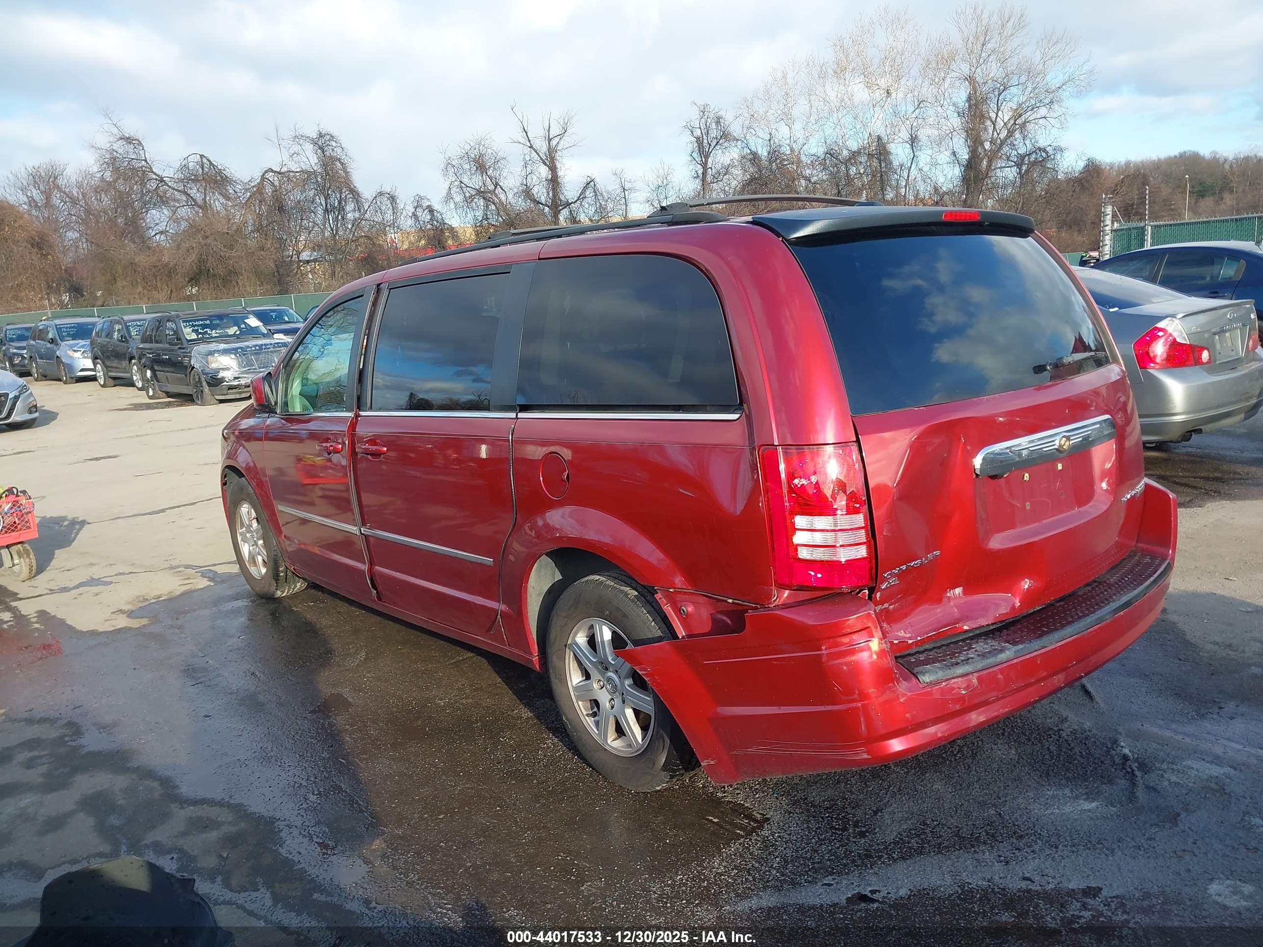 CHRYSLER TOWN image 3
