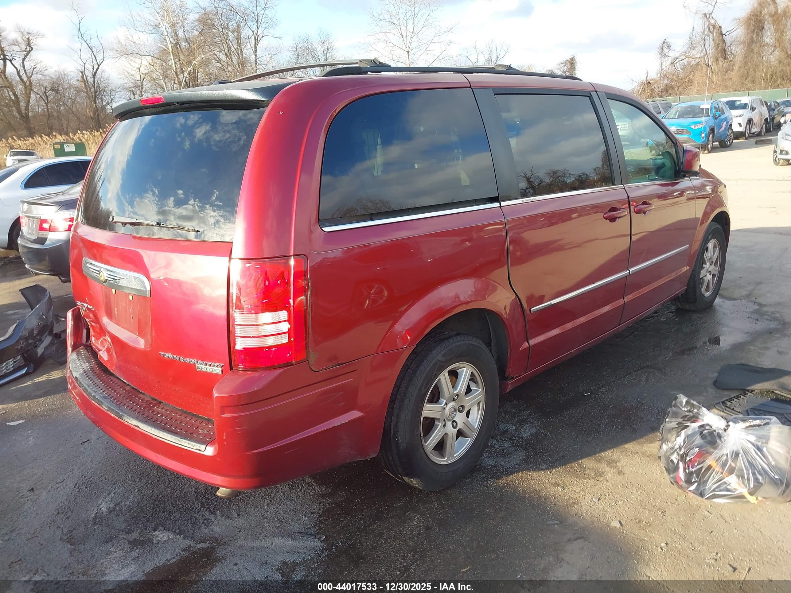 CHRYSLER TOWN image 4