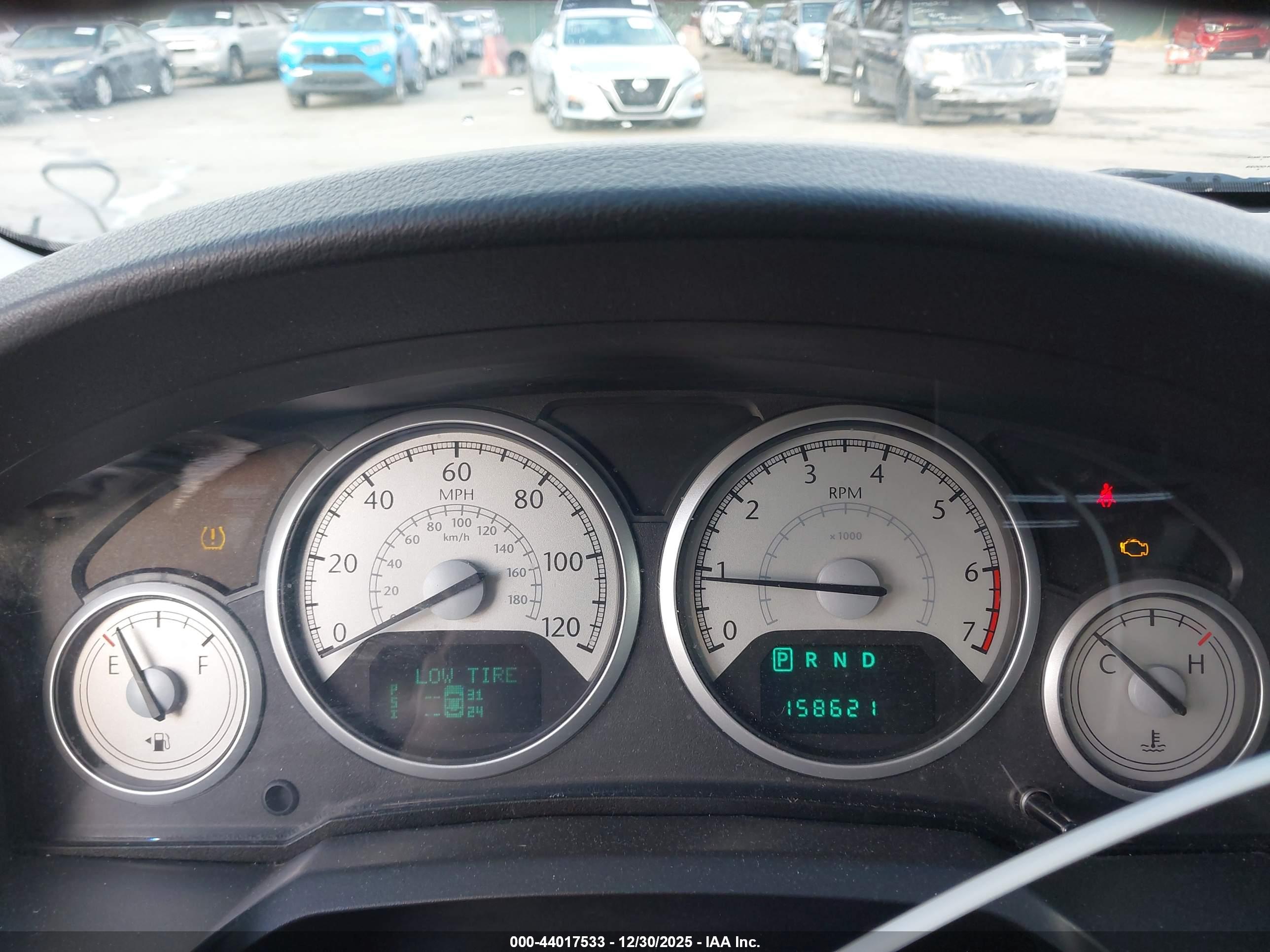 CHRYSLER TOWN image 7