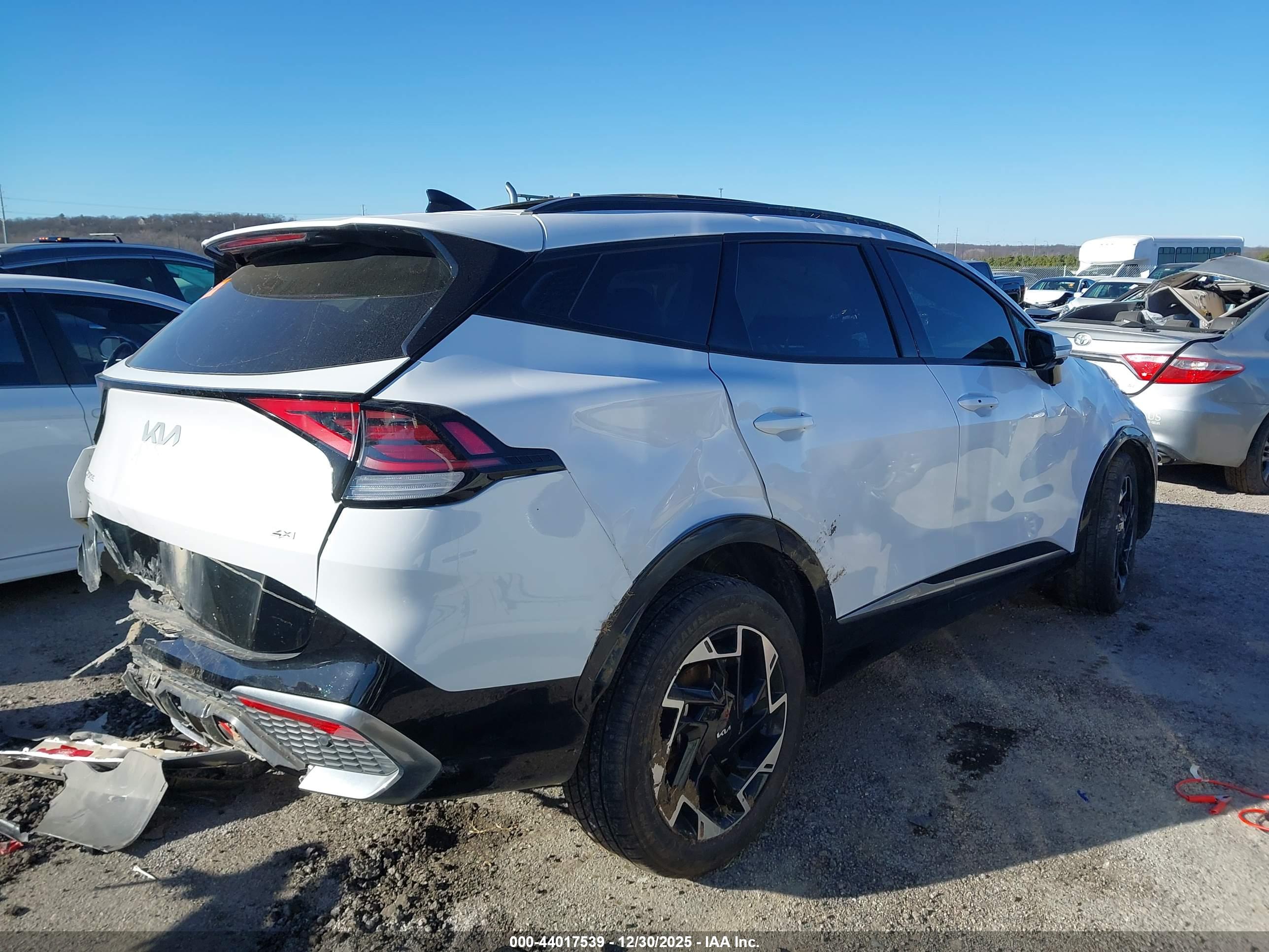 KIA SPORTAGE image 4