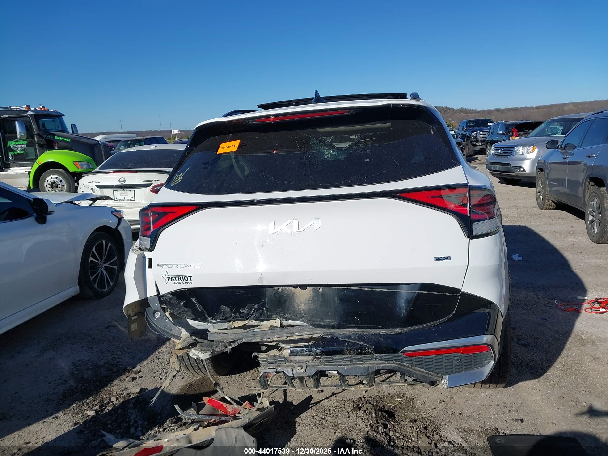 KIA SPORTAGE image 6